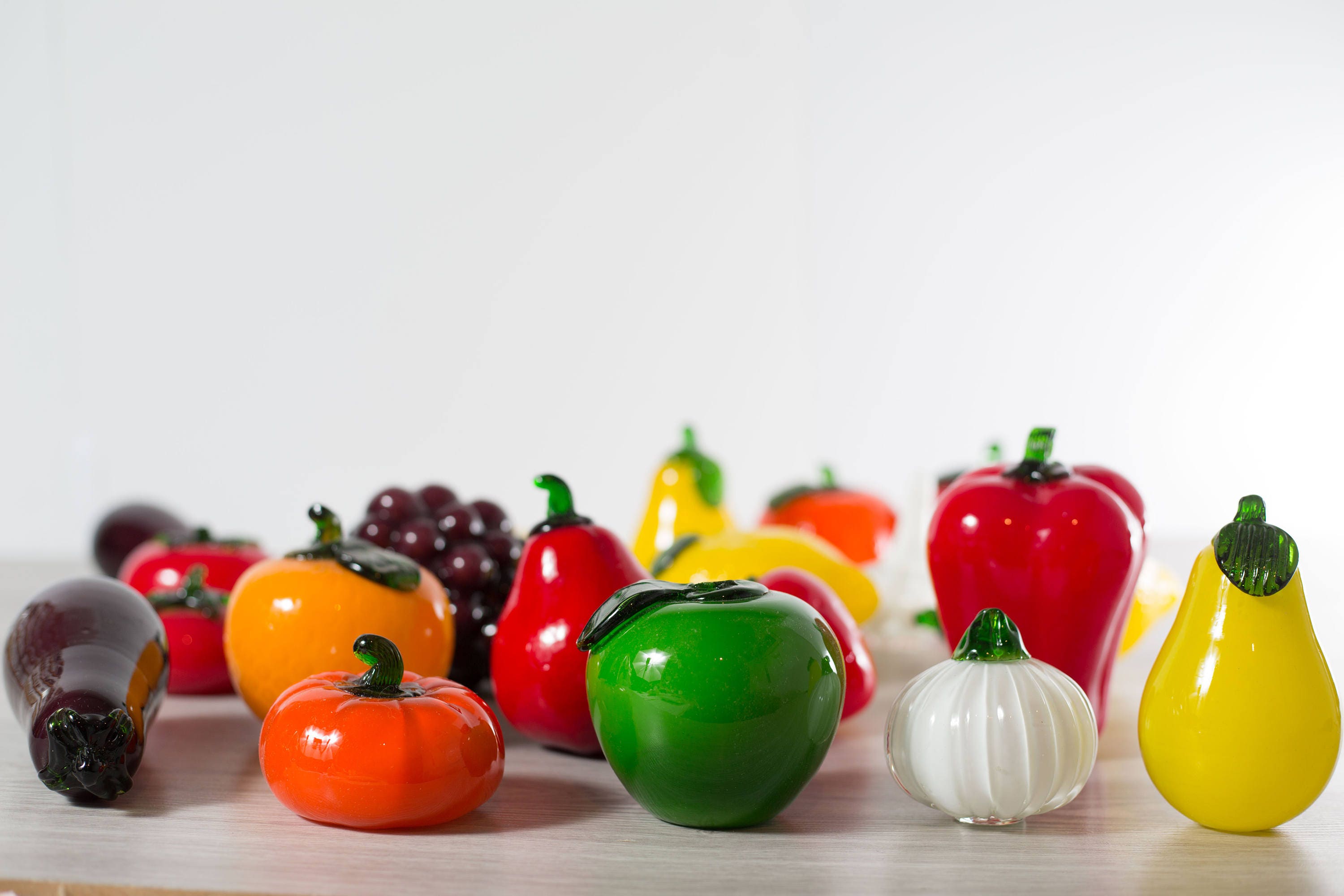 Vintage Glass Tomato / Retro Handblown Art Glass / Fruit and Vegetables