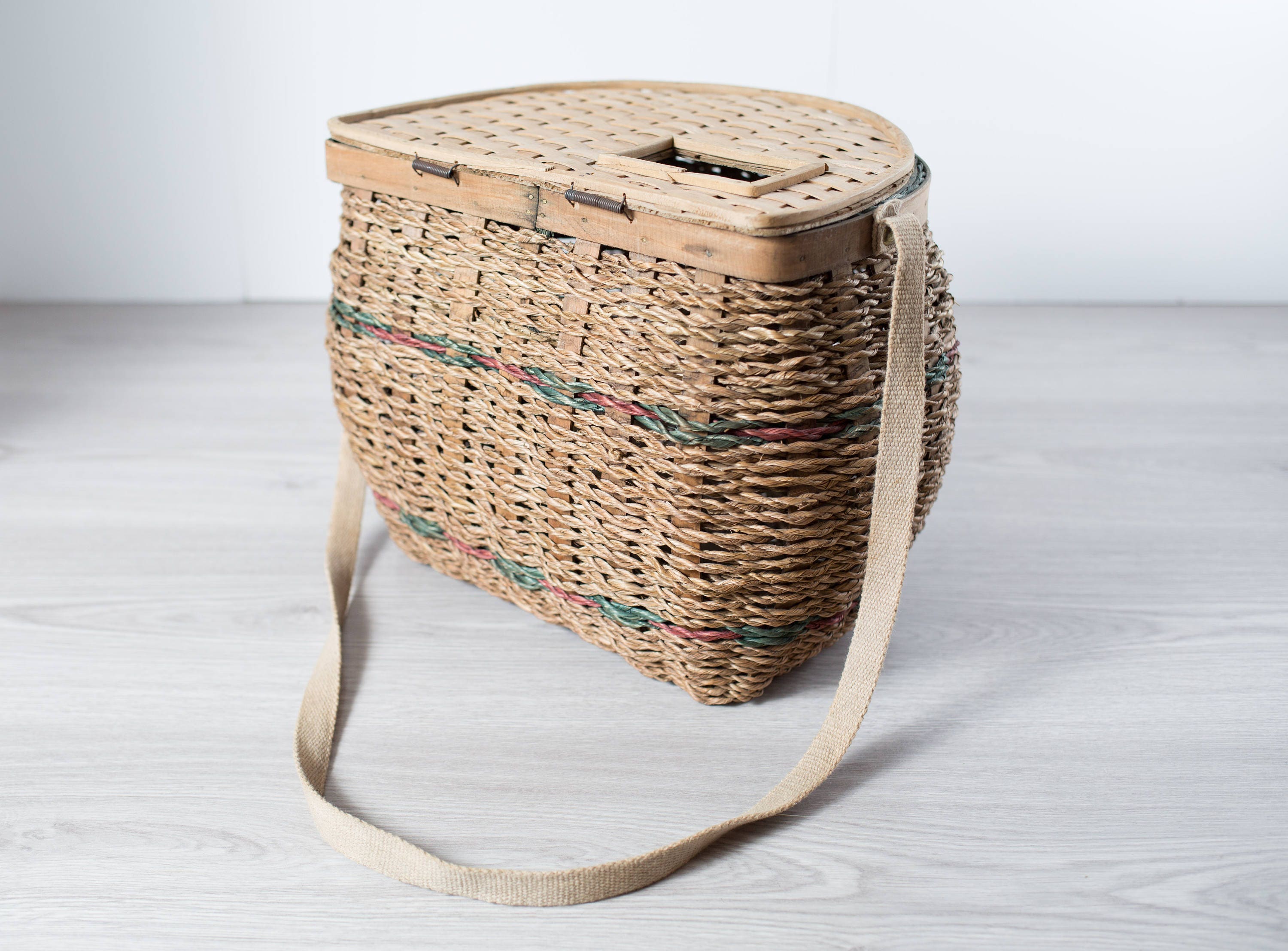 Vintage Fishing Creel / Fly Fishing Woven Rattan Wicker Basket with  Decorative Fish and Shoulder Strap