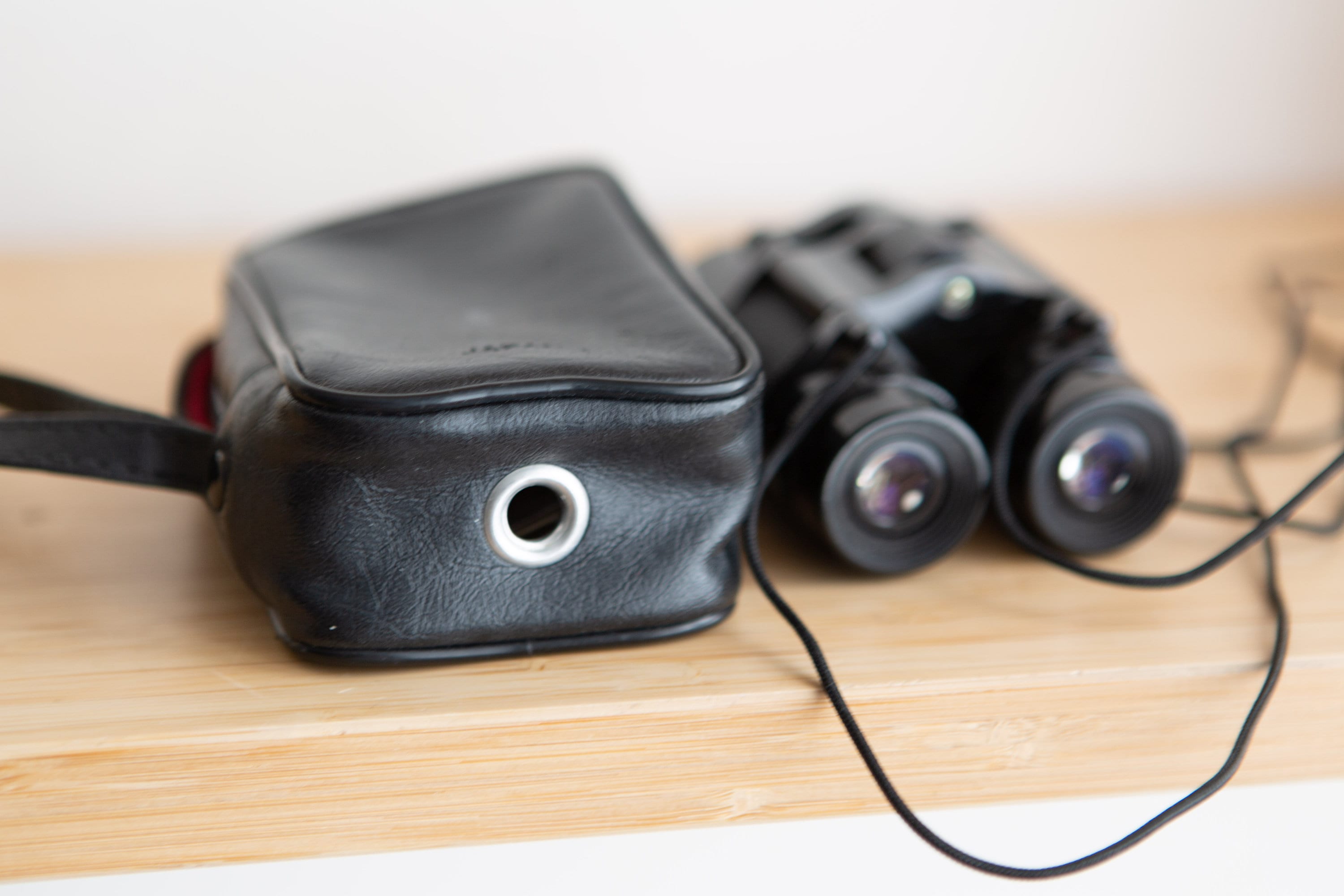 Minolta deals compact binoculars