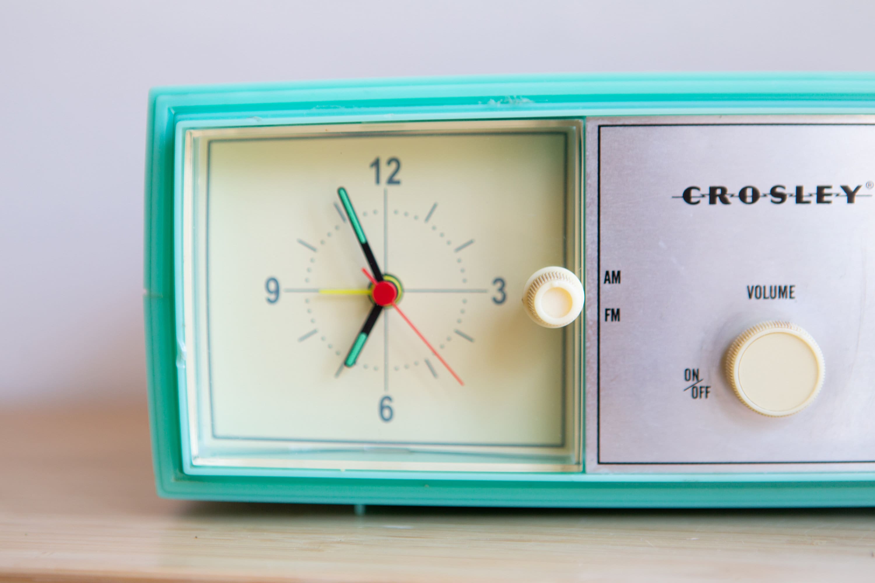 Vintage Crosley Clock Radio Radio Mint Green Retro Bedside Radio CR3004A