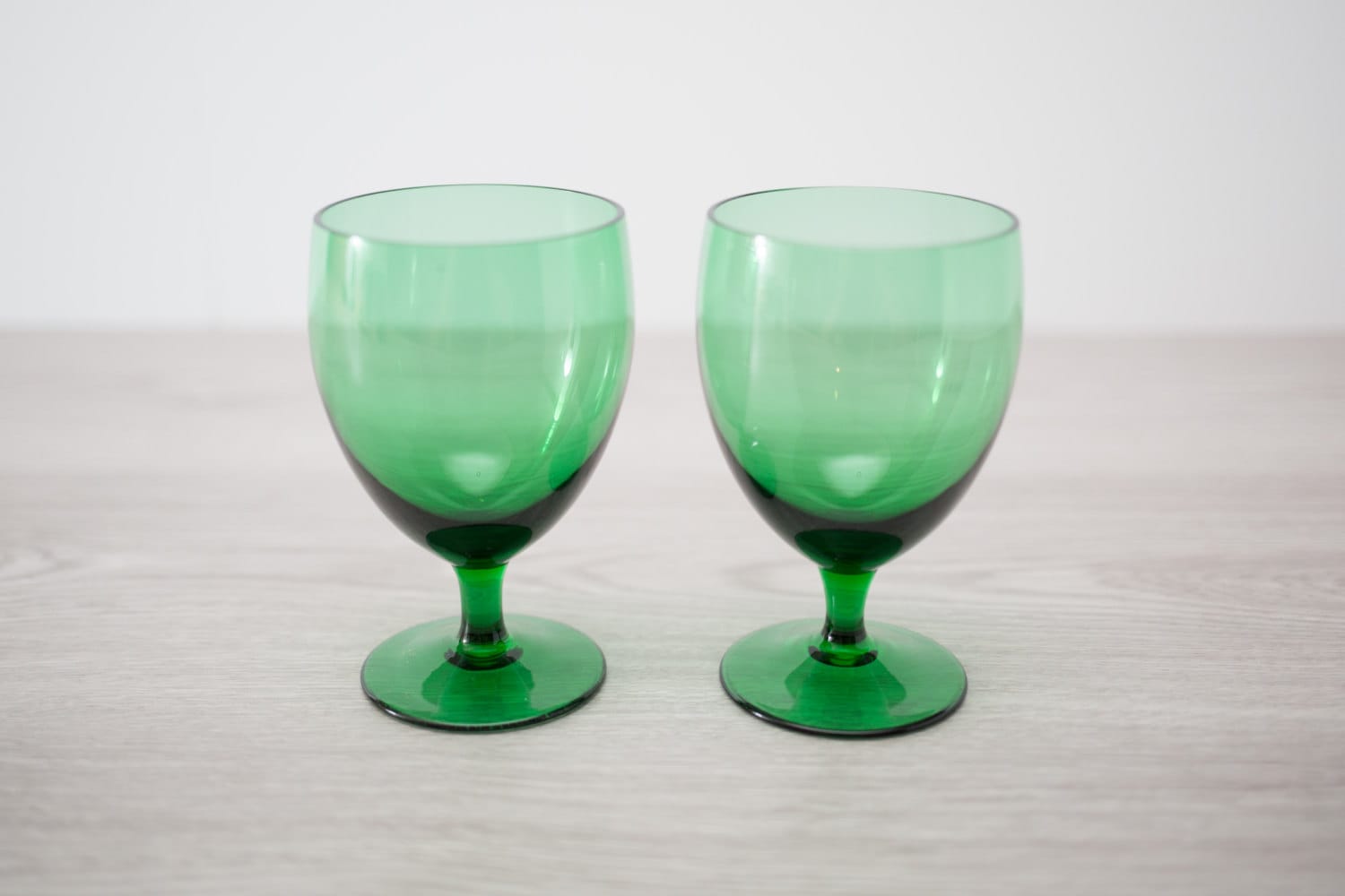 Vintage Green Emerald Wine Glasses / Pair of Cocktail Stemware Glass