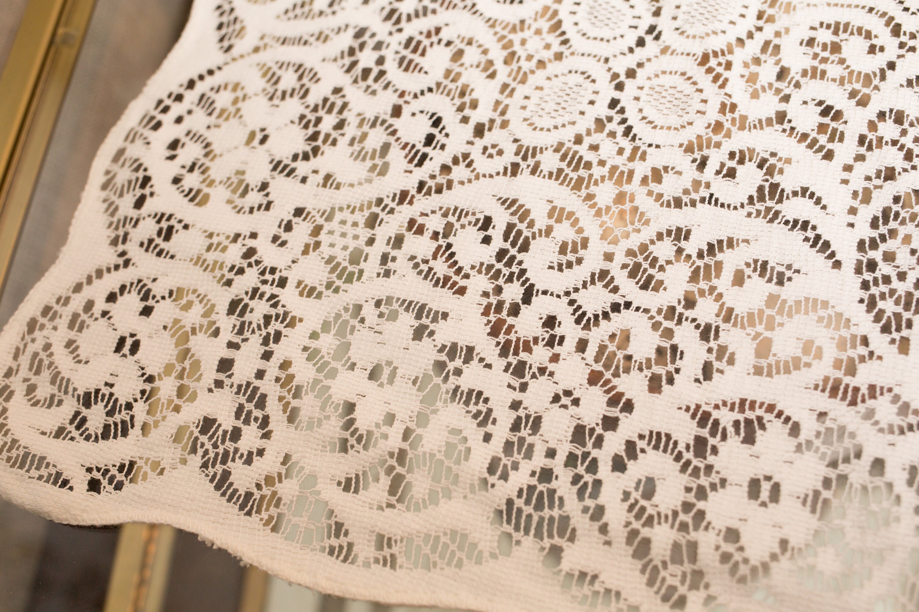 Vintage Scottish Tablecloth 1970's Thistle Lace Ornate Floral Mid Century Geometric Style