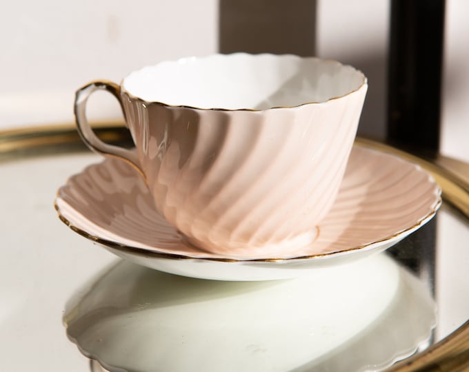 Aynsley Fine Bone China Vintage Teacup and Saucer with Pink and Flowers - White Tea Cup and Saucer - Made in England