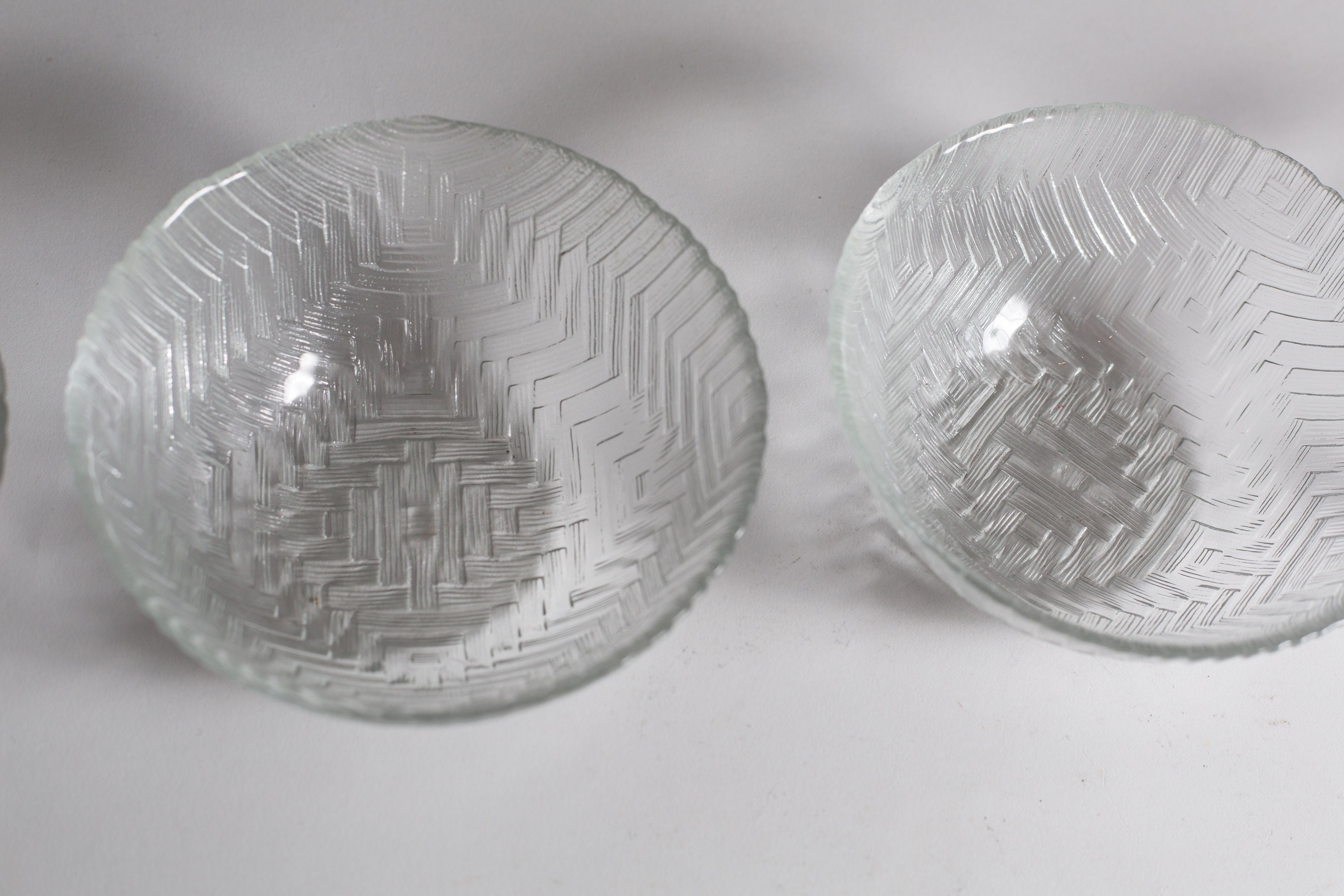 Glass Salad Bowls / Set of 7 Vintage Chevron Pattern / 6 small and 1