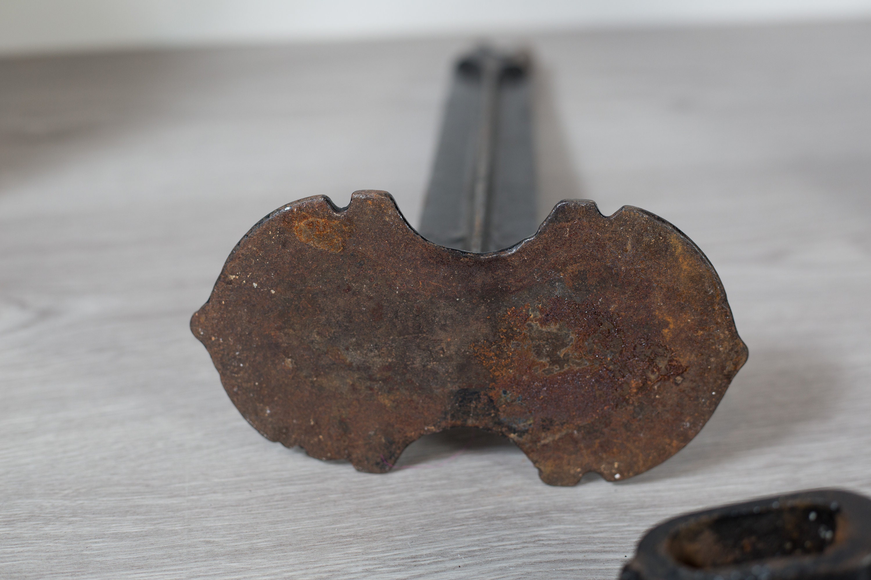 Vintage iron shoe cobbler working form tool Metal Cast Iron