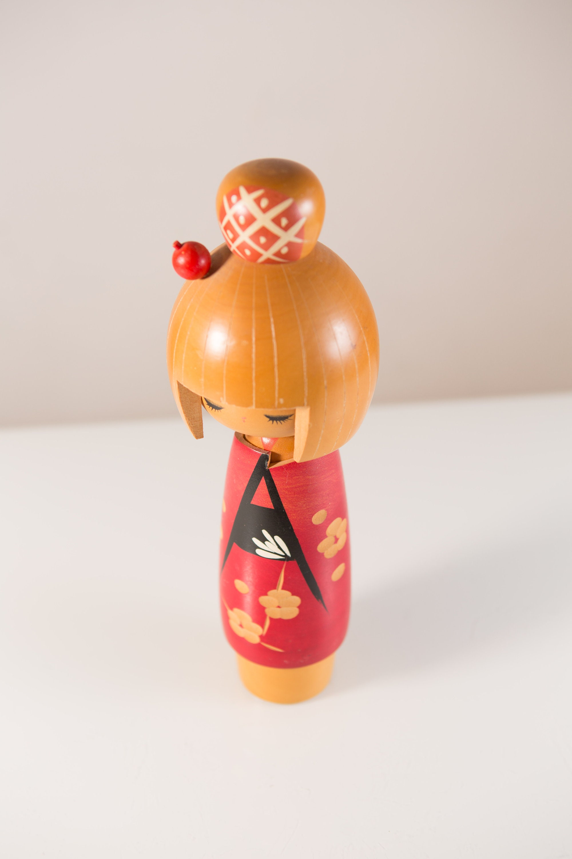 Japanese Kokeshi Doll Wooden Traditional HandCrafted Standing Doll