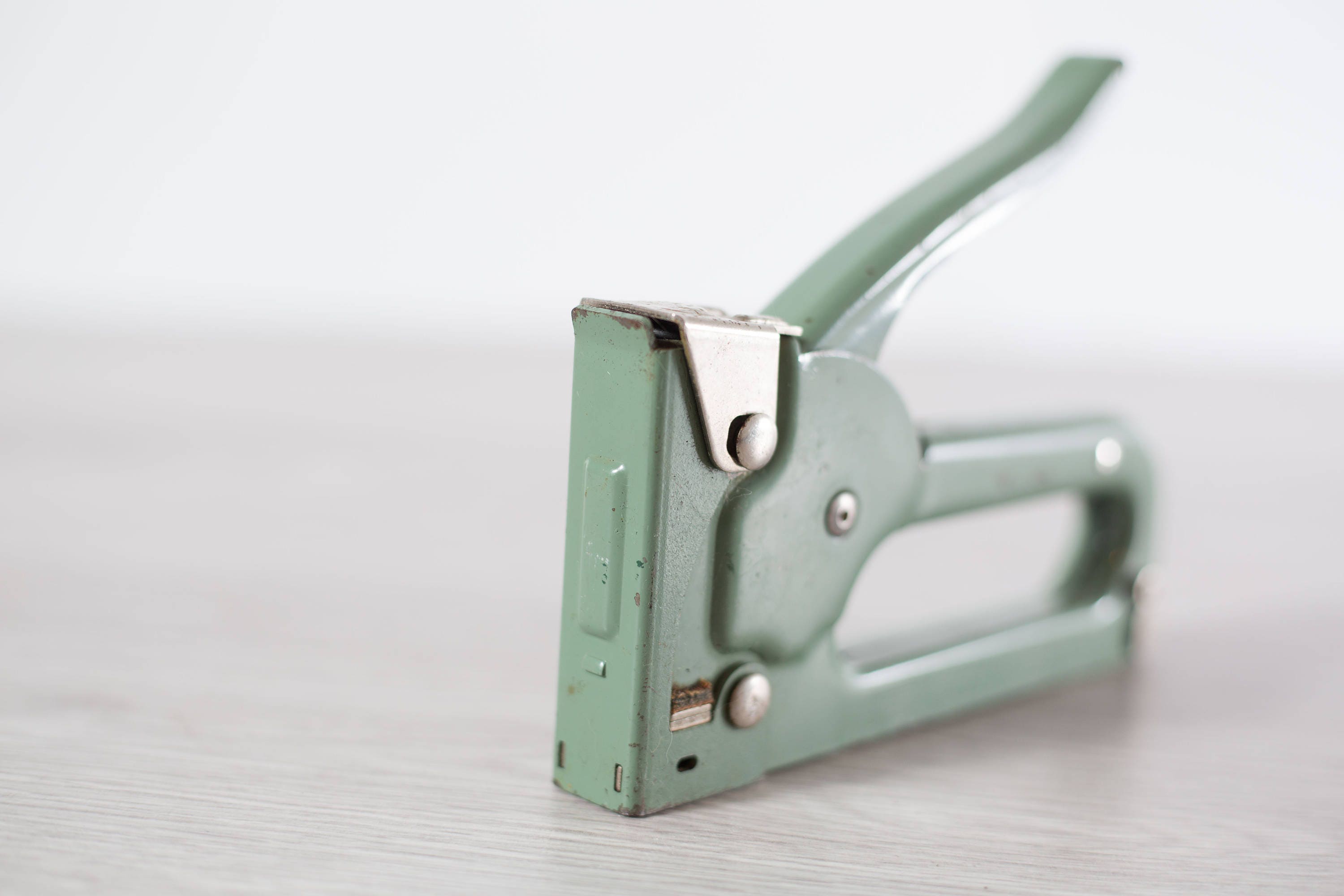 Vintage Heavy Duty Industrial Stapler / Green retro Stapler / Vintage