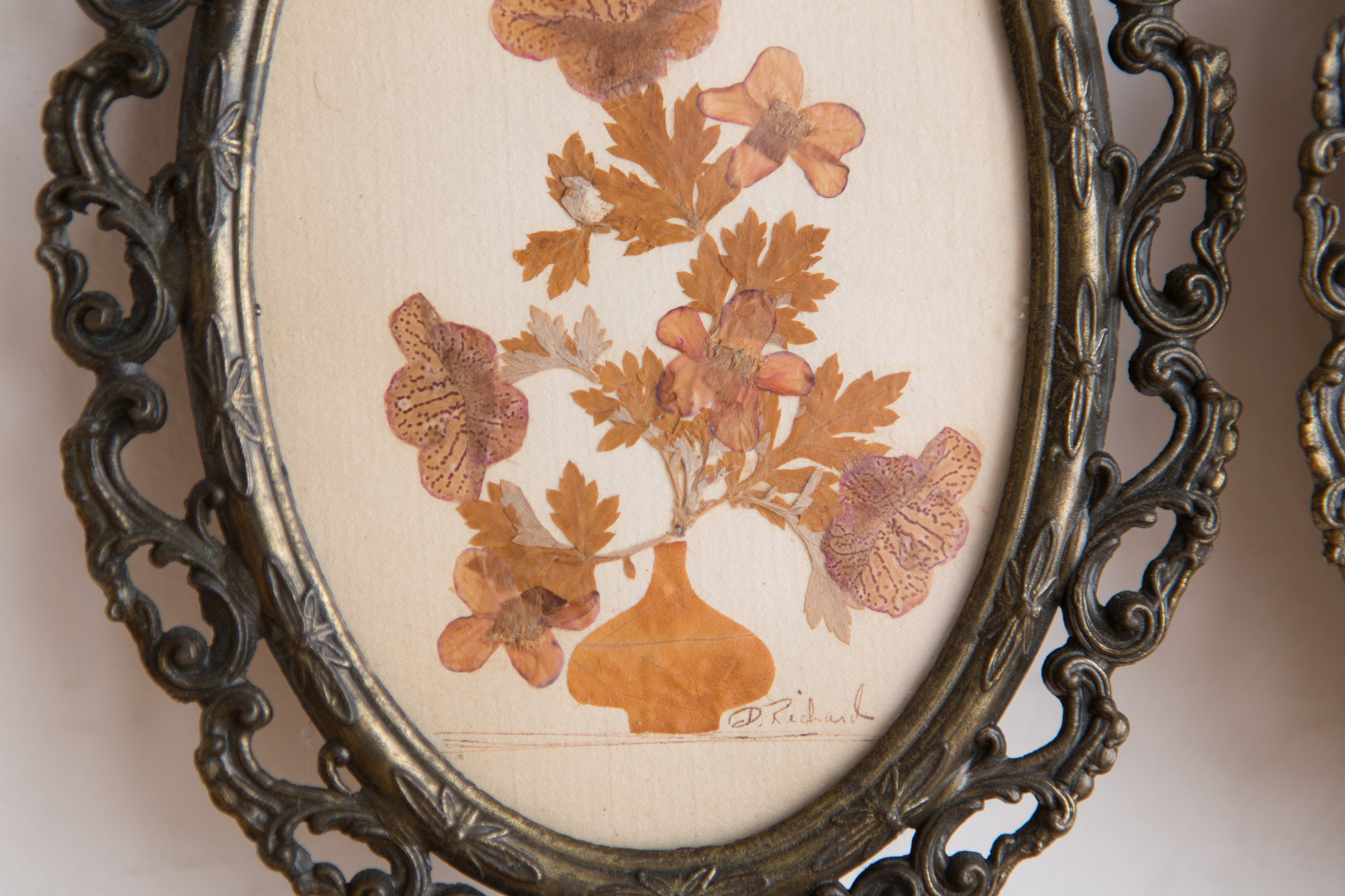 Vintage Oval Frames 5 Gold and bronze Colored Small Metal Picture Frames