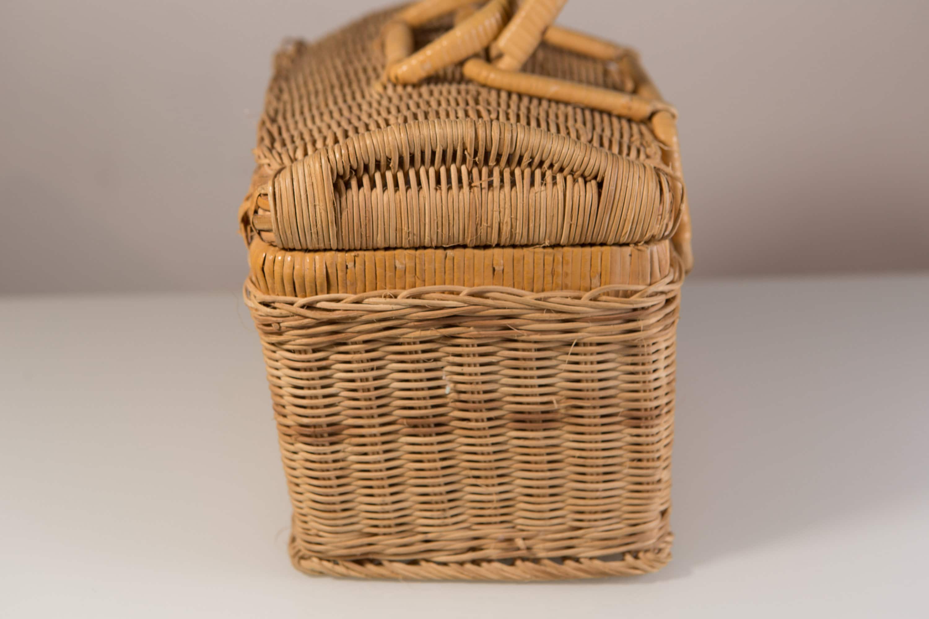 Vintage Rattan Wicker Picnic Basket Light Brown Woven Square Storage Basket with Carrying Handle