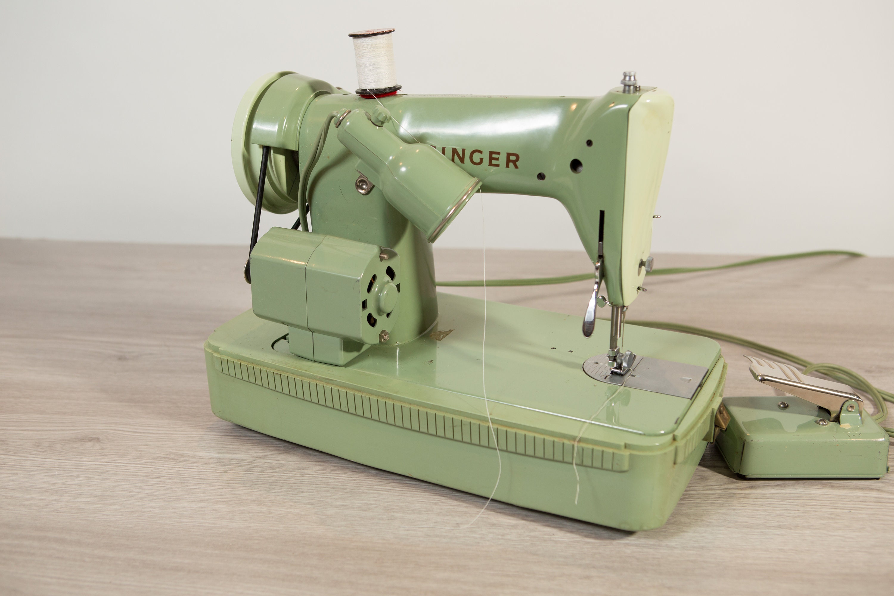 Singer Sewing Machine WORKING Green Coloured Industrial Antique