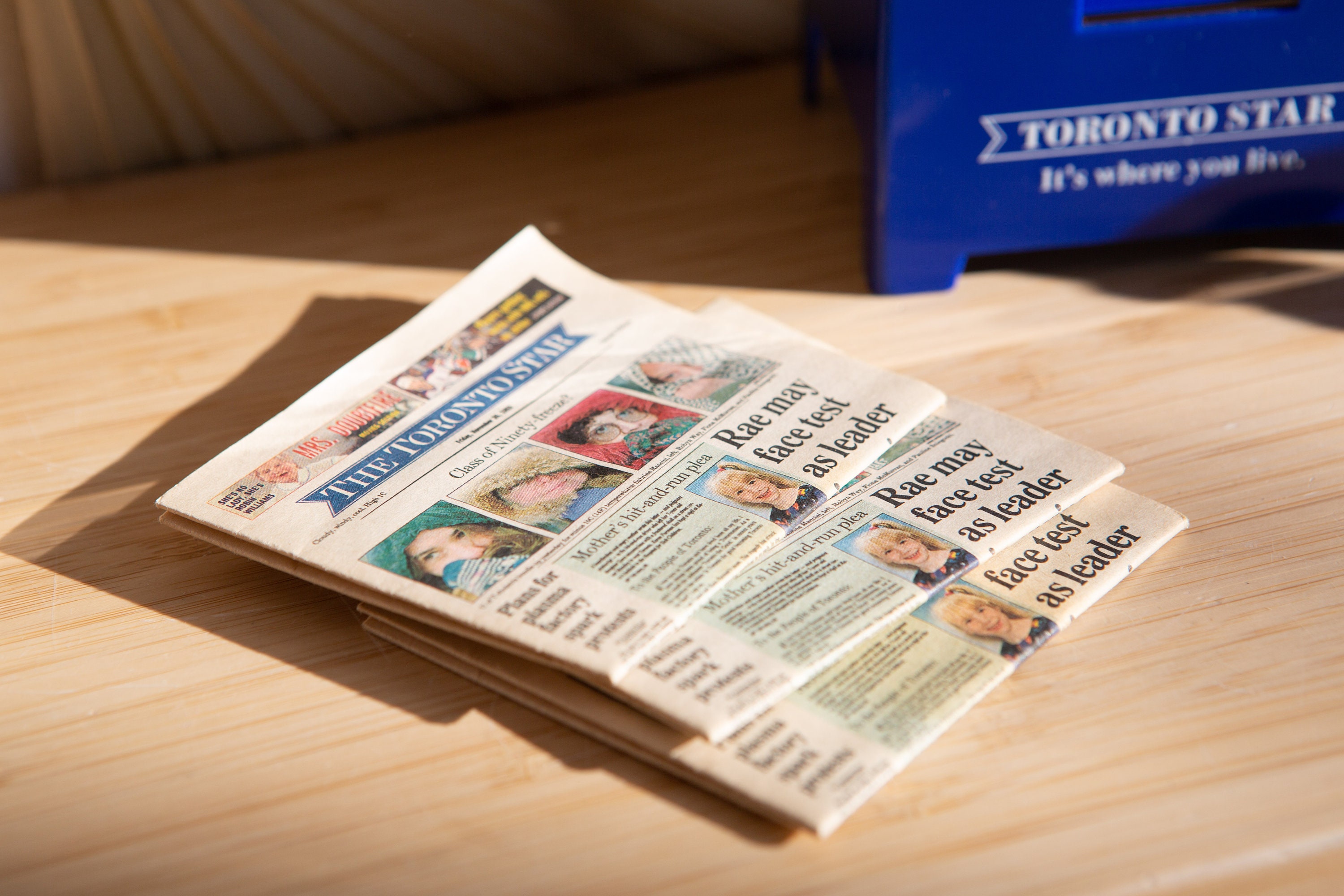 Miniature Toronto Star Newspapers in Blue Plastic Mini Stand / Box 1990's Collectible Canadian