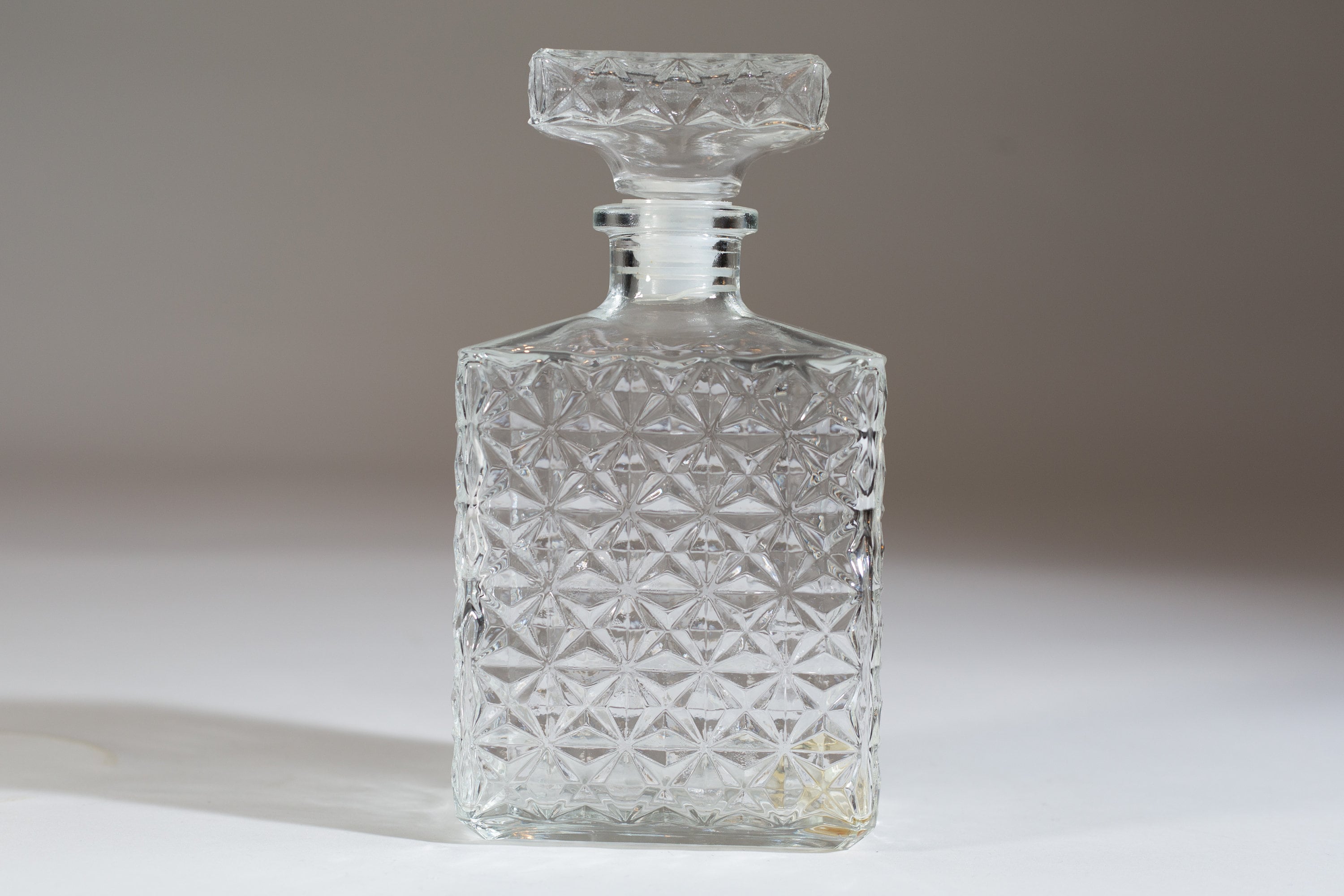 Vintage Liquor Decanter Diamond Cut Whiskey Glass Bottle with Stopper
