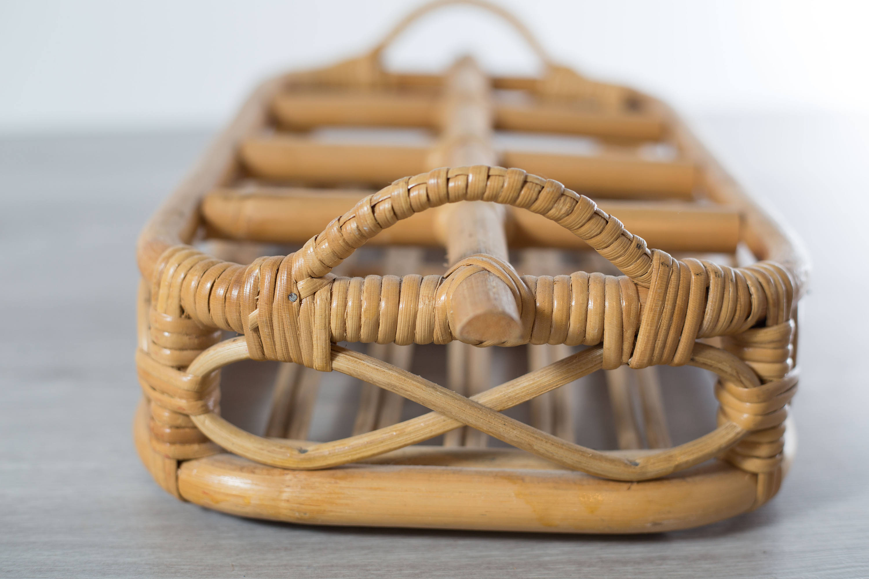 Vintage Rattan Wicker Divided Cup Holder with Handles Holds 8 cups