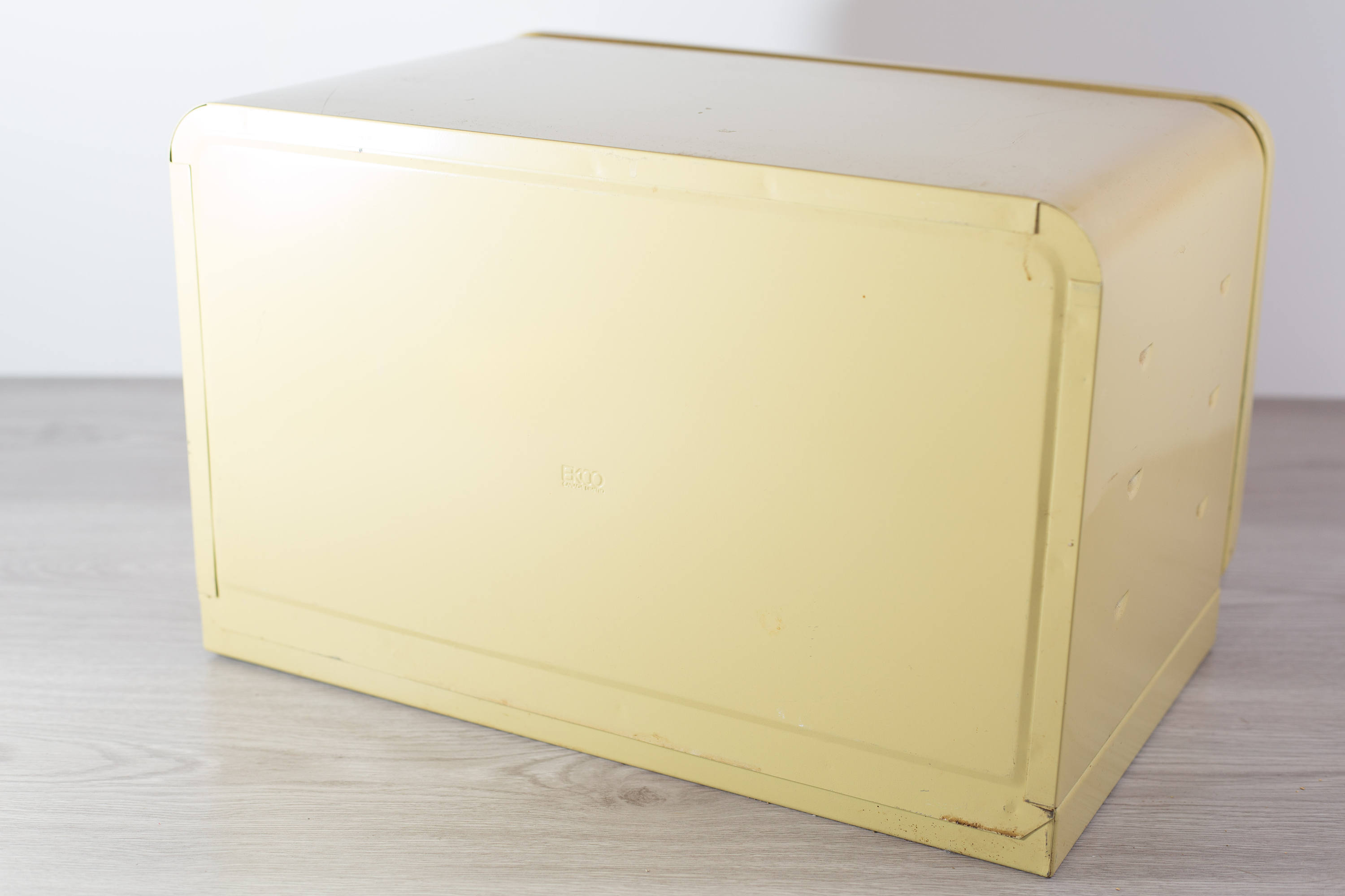 Vintage Bread Box / 70's Pale Yellow Kitchen Storage with