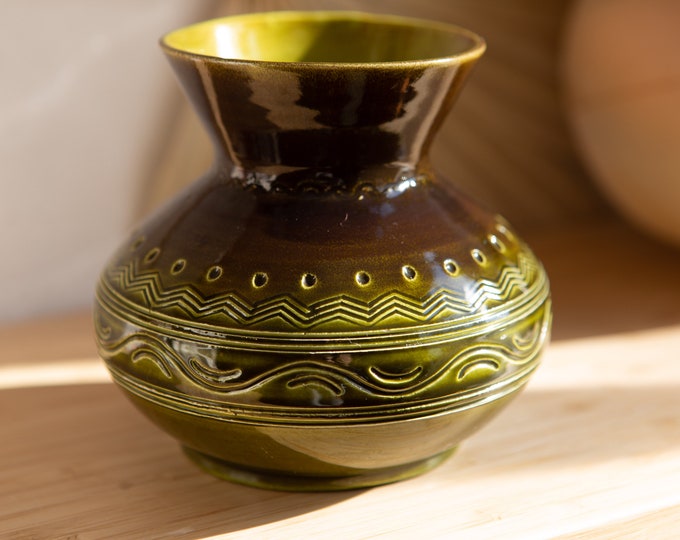 Ceramics Green Textured Pottery Vase - 1980's Vintage Ceramic Vase - Mid Century Modern Signed Studio Art Pottery