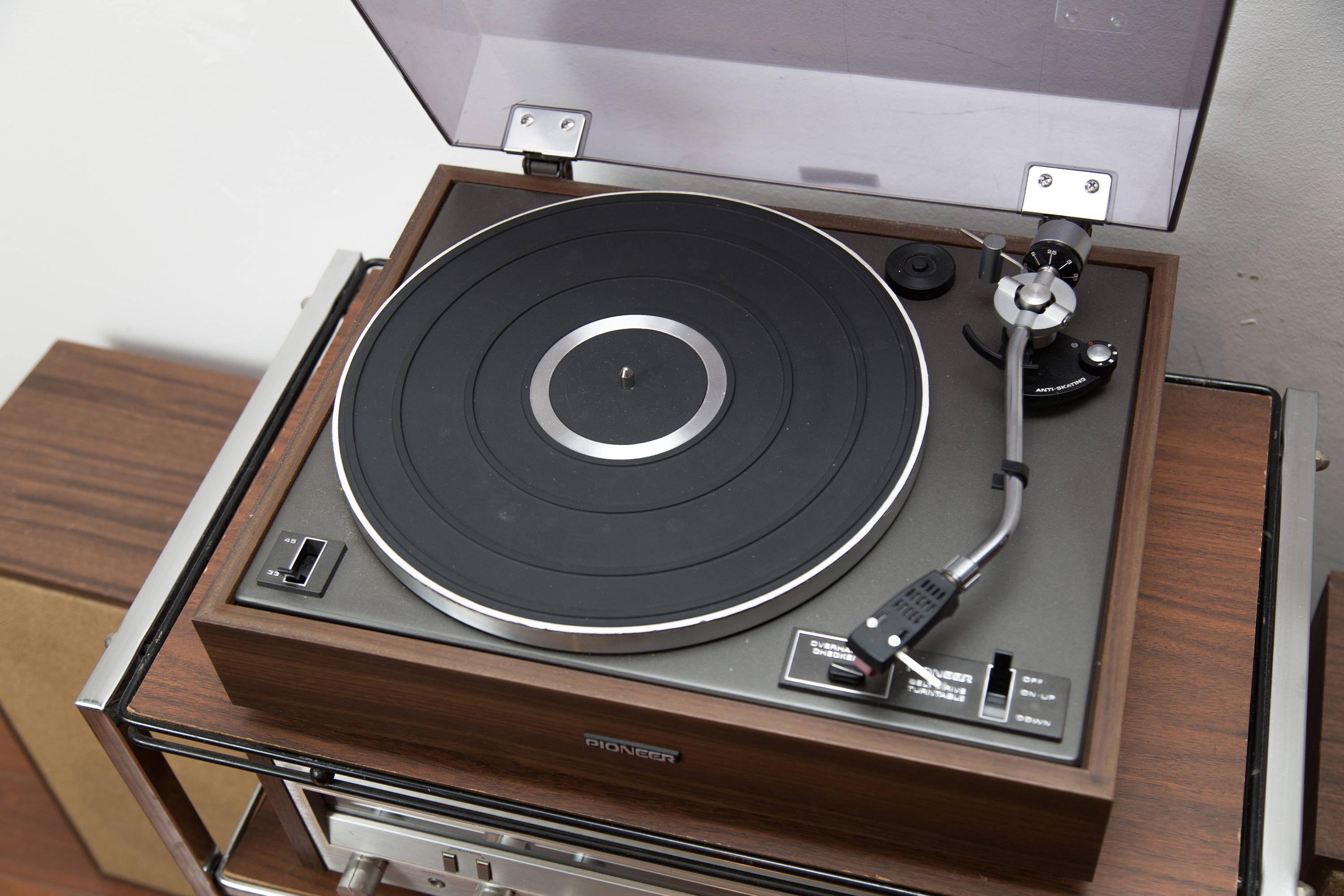 Pioneer Turntable System / Vintage Record Player with Stereo Receiver