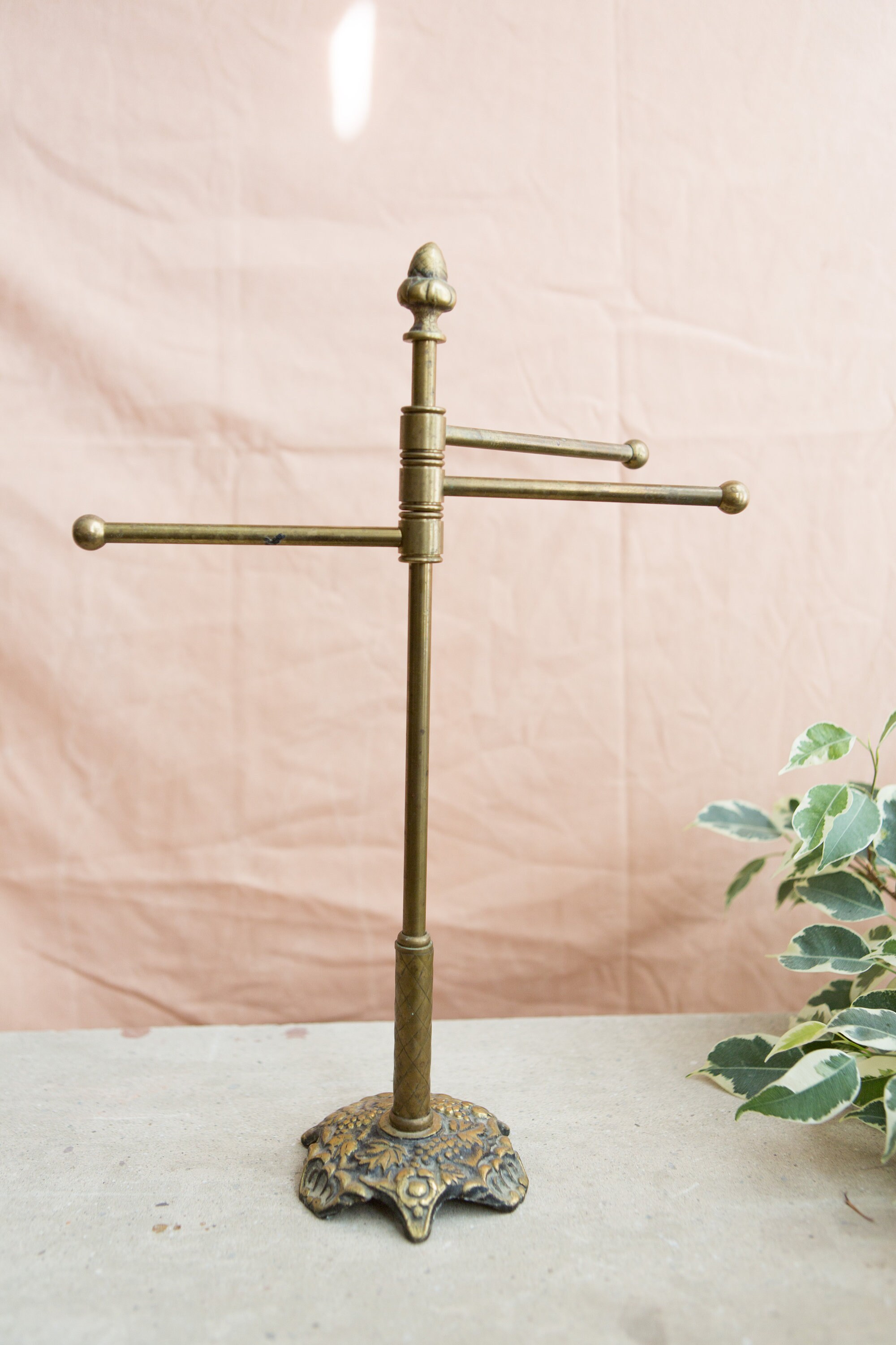 Necklace, Bracelet Jewelry Holder With 3Arms / Bras or Bronze Coloured