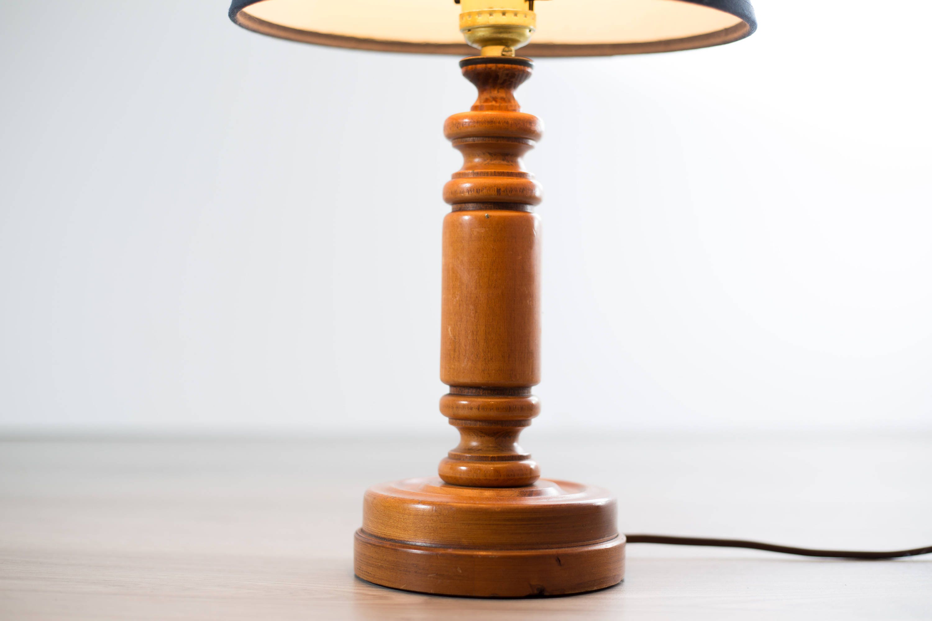 Wood Table Lamp / 1970's Vintage Hickory Style Carved Wood Accent Lamp