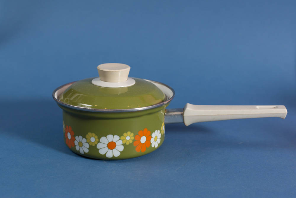 Vintage Cooking Pot / 4 cup 70's Kitsch Olive Green Floral Flower