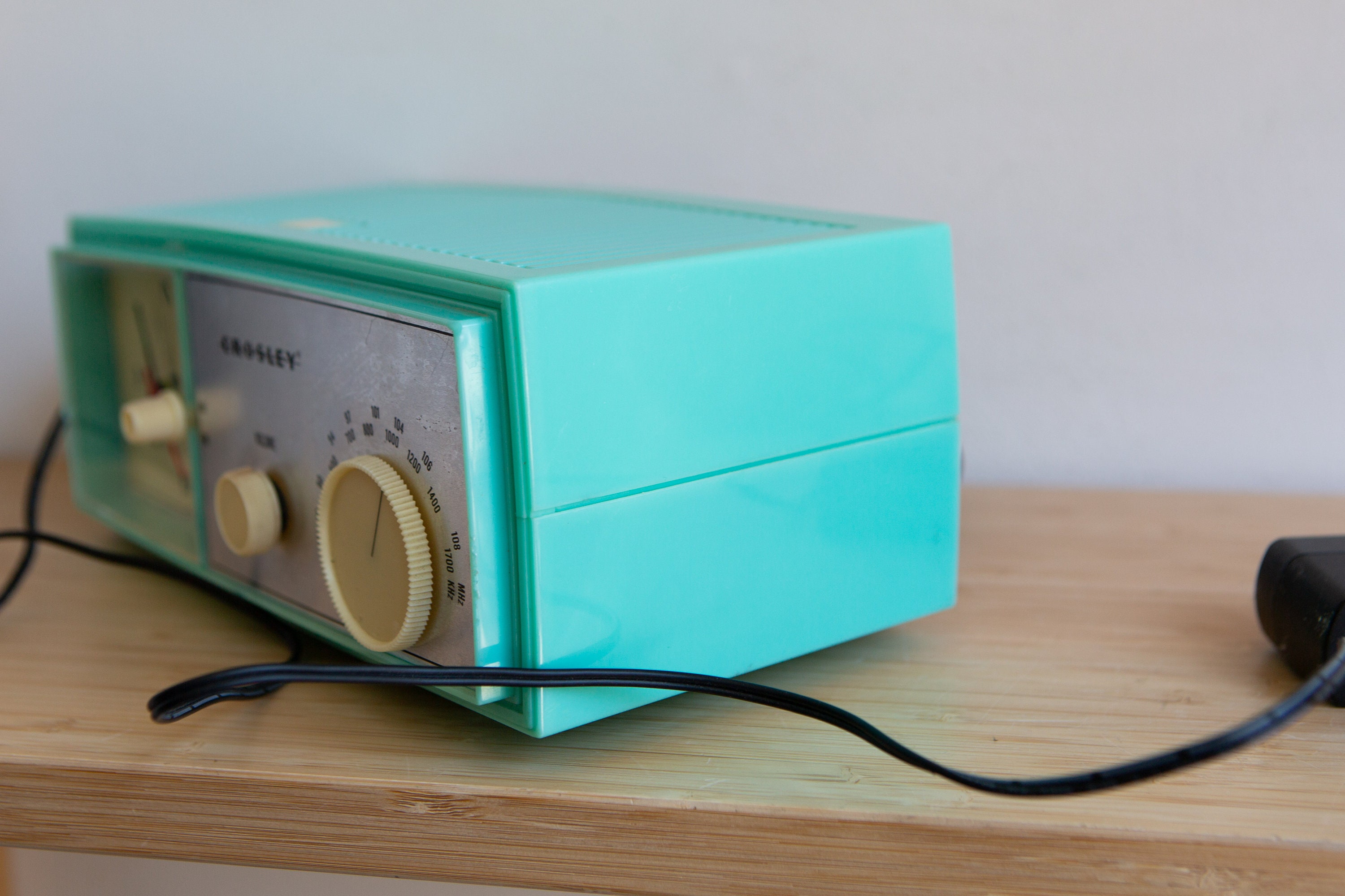 Vintage Crosley Clock Radio Radio Mint Green Retro Bedside Radio CR3004A
