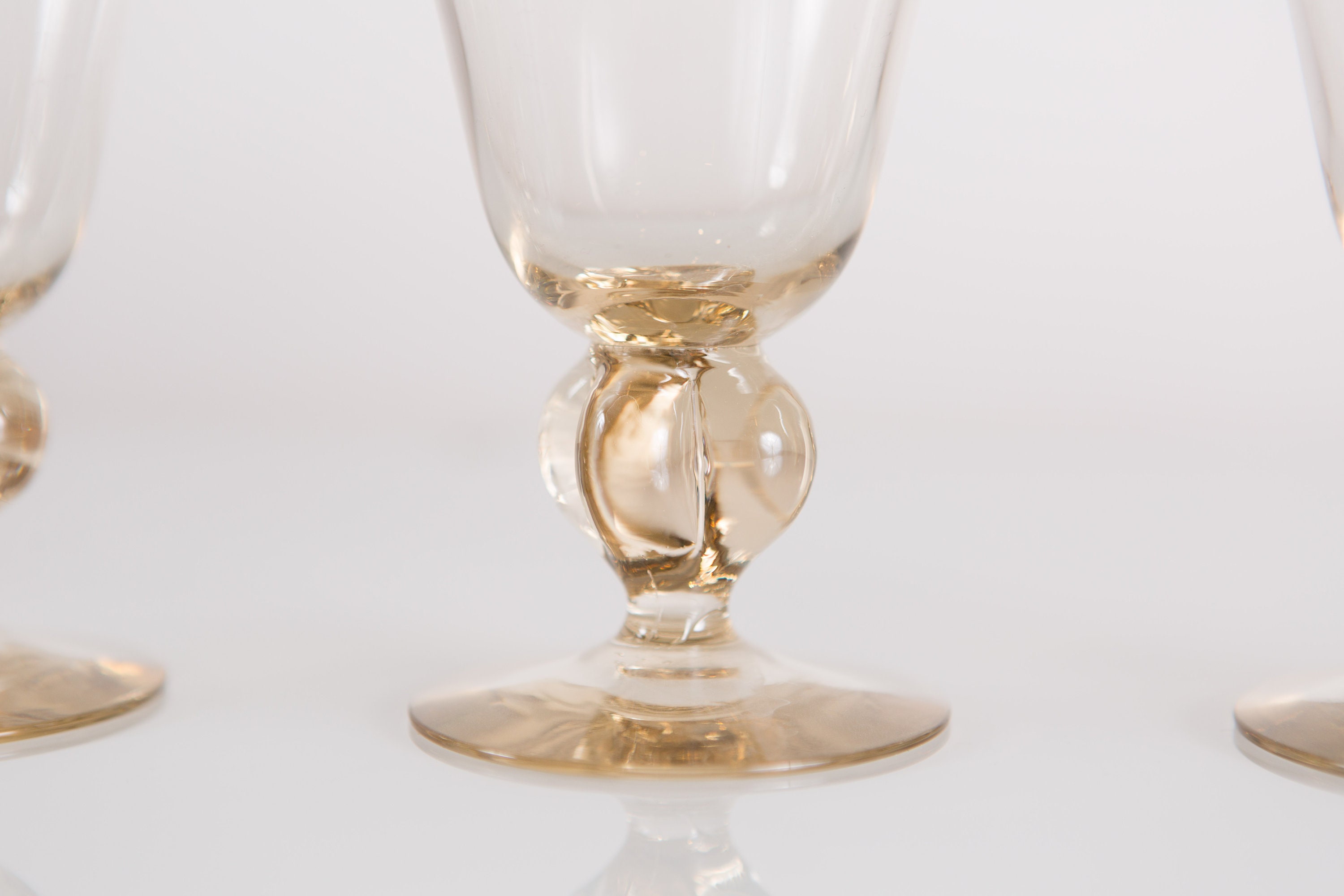 4 Cocktail Glasses Honey Coloured Stemware with Clover Stem 8 ounce