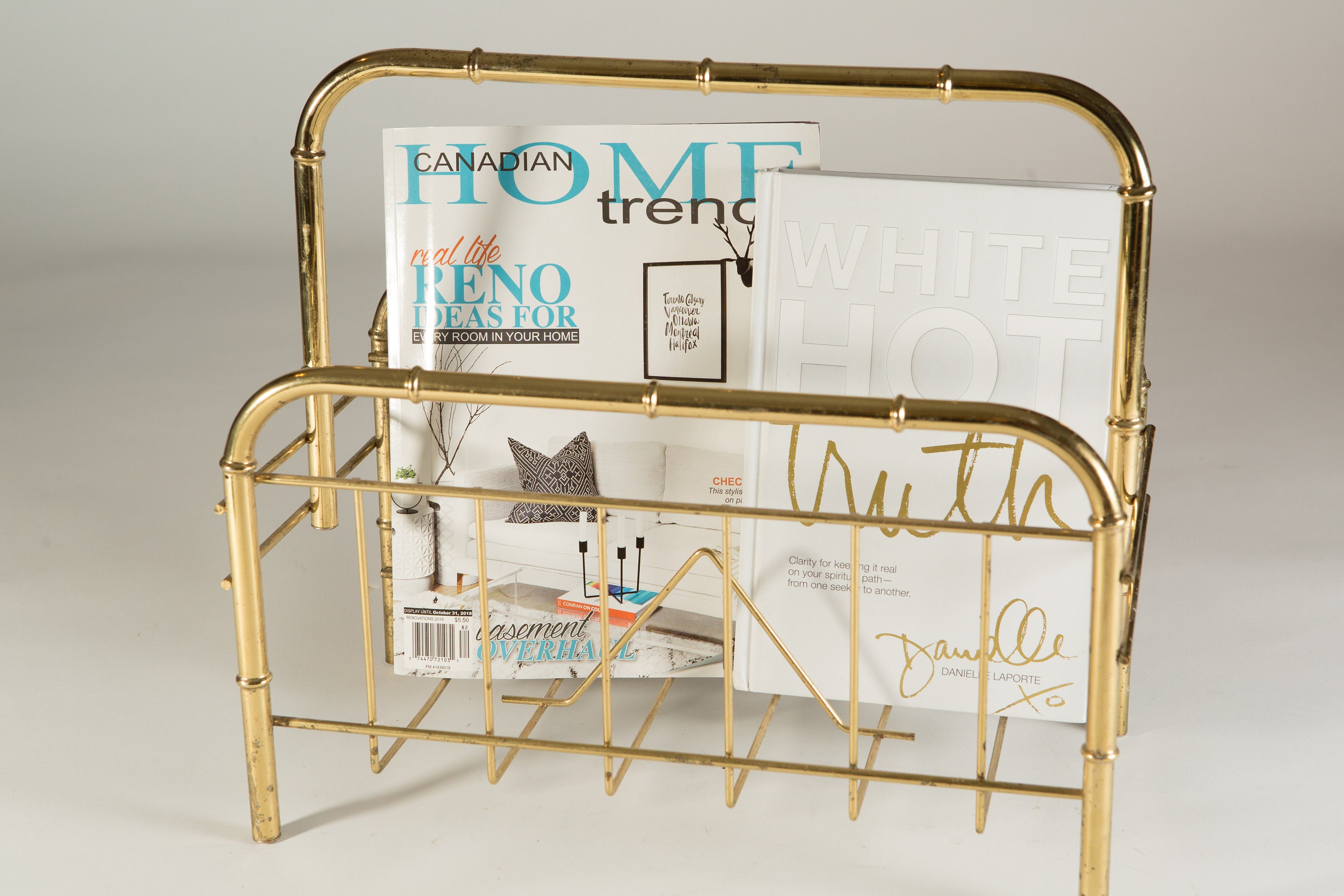 Brass Magazine Rack - Bamboo Style Gold Coloured Vintage Metal Magazine  Holder - Boho Modern Minimalist Decor - Gift for Mom