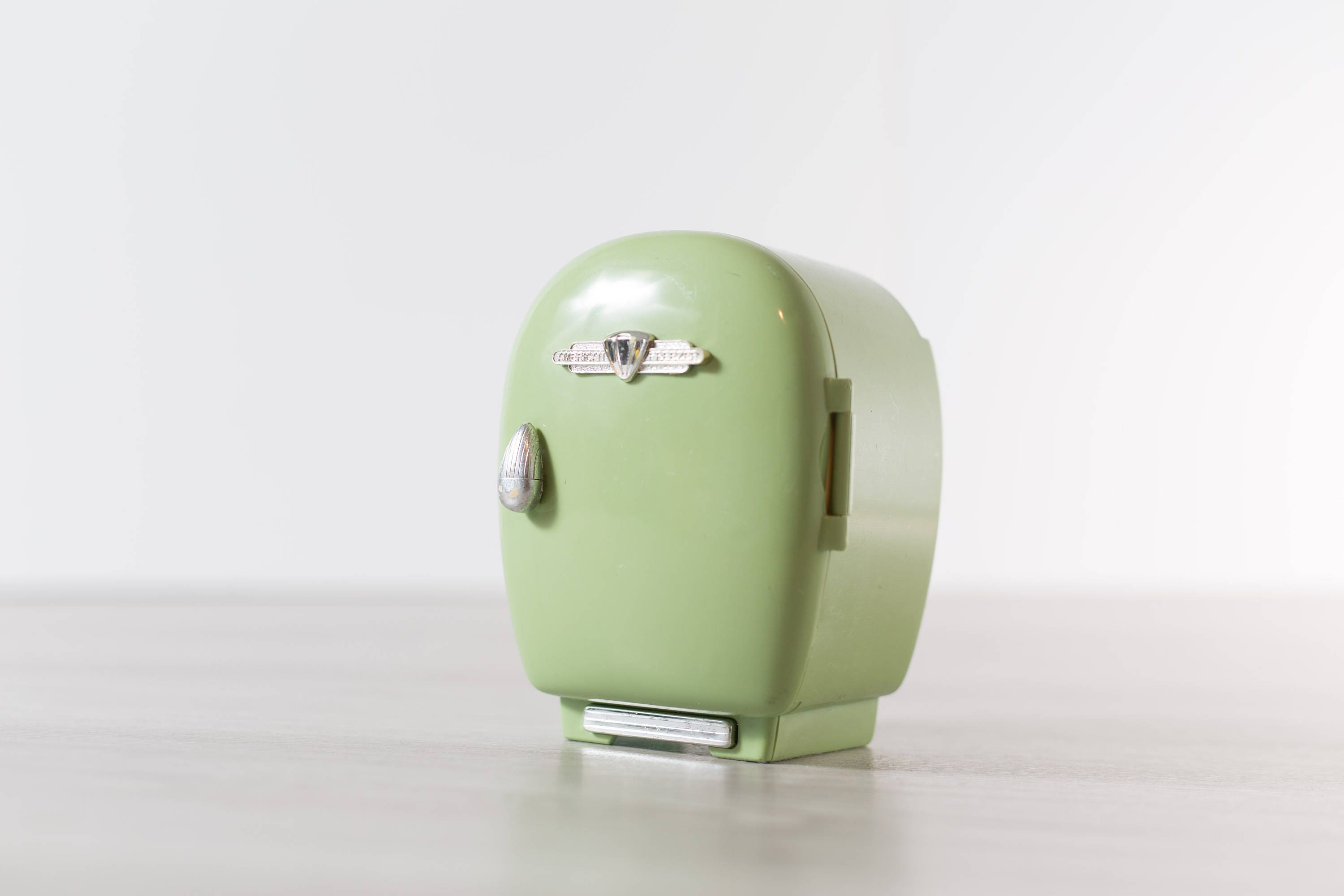 1987 Beetland Mini Fridge / Vintage Mint Green Mini Retro Dollhouse