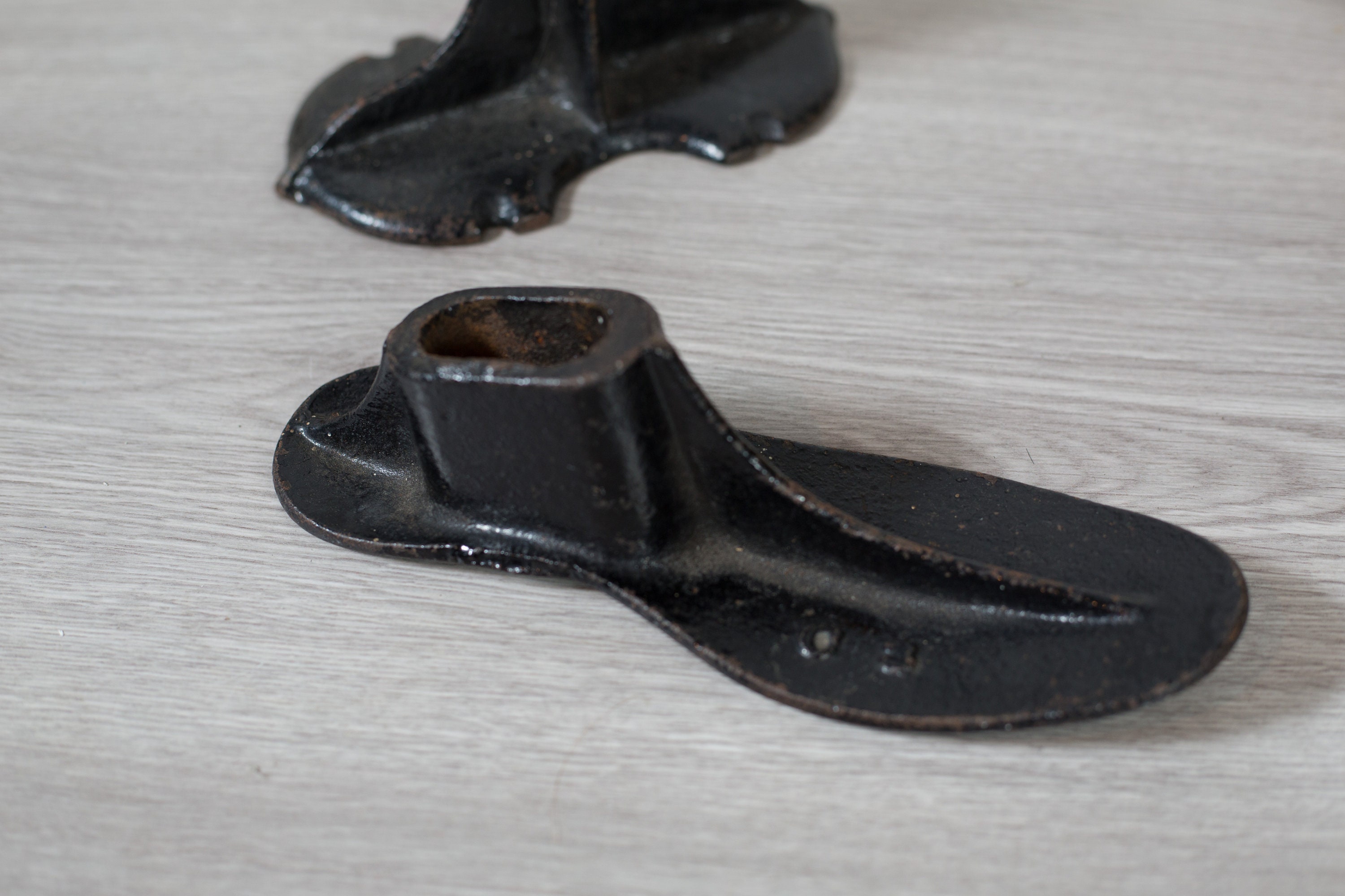 Vintage iron shoe cobbler working form tool Metal Cast Iron