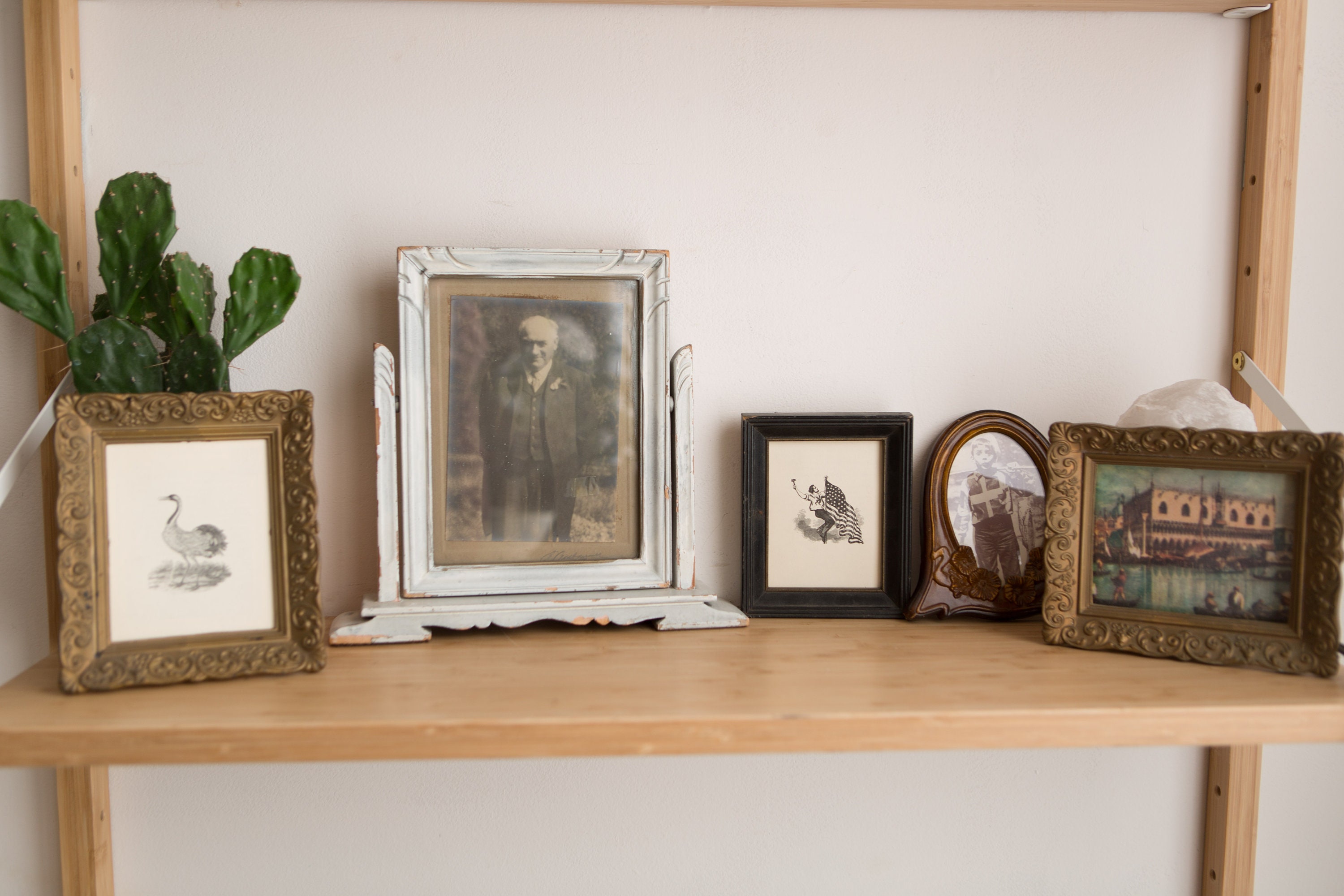 Vintage Framed Photos 5 Small wood and plastic Picture Frames with photos