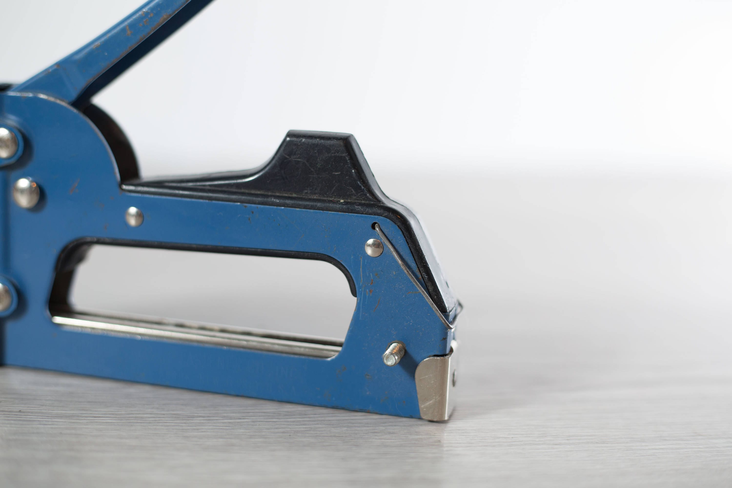 Vintage Heavy Duty Industrial Stapler / Blue retro Stapler / Vintage
