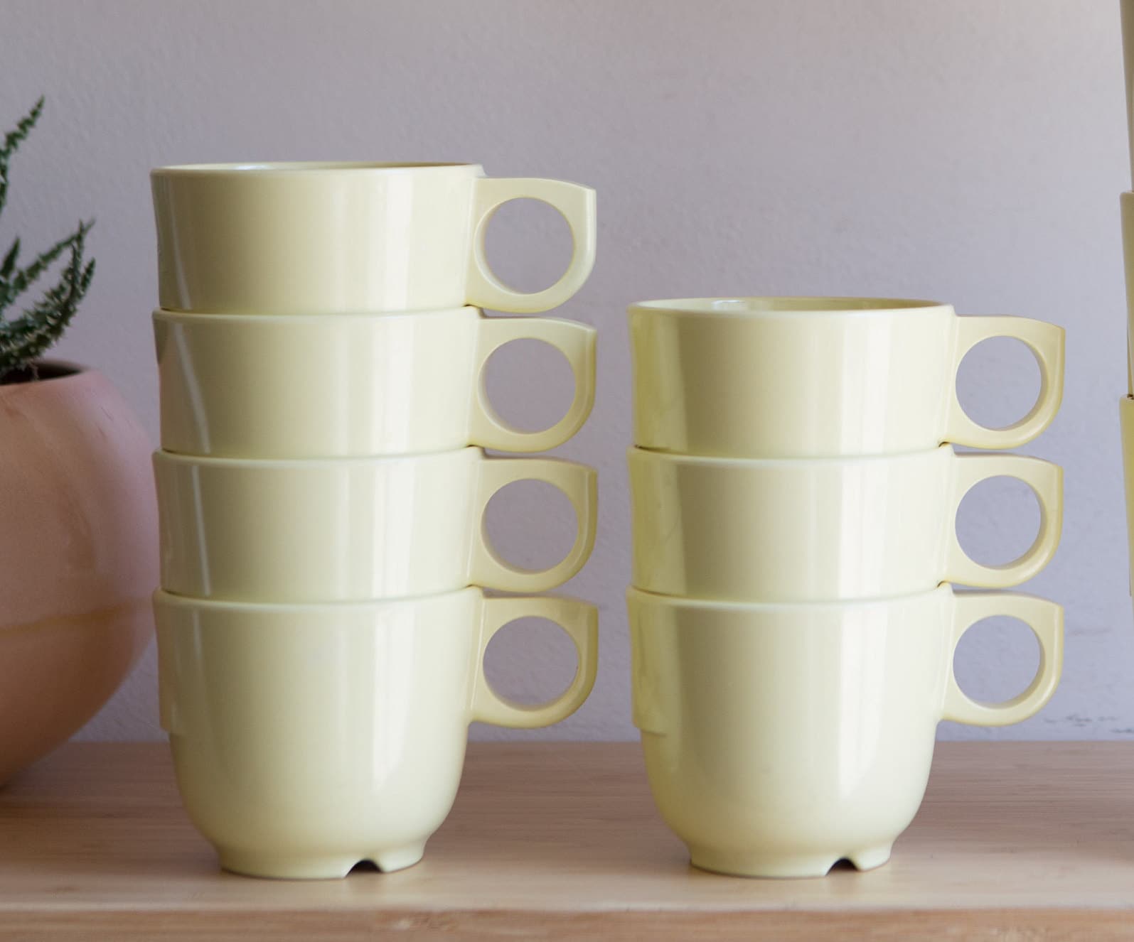 1950's GPL Melmac Vintage Melamine Teacups 7piece Set with Saucers