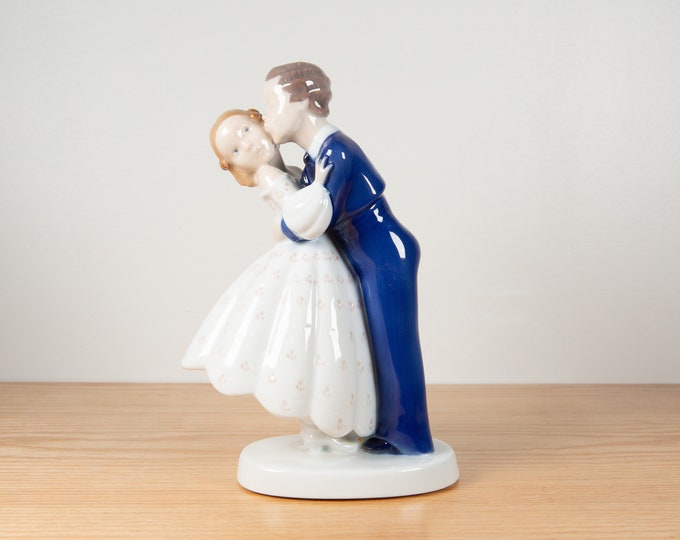 Bing Grondahl Porcelain Figure "First Kiss" Denmark, #2162, Girl Boy B&G