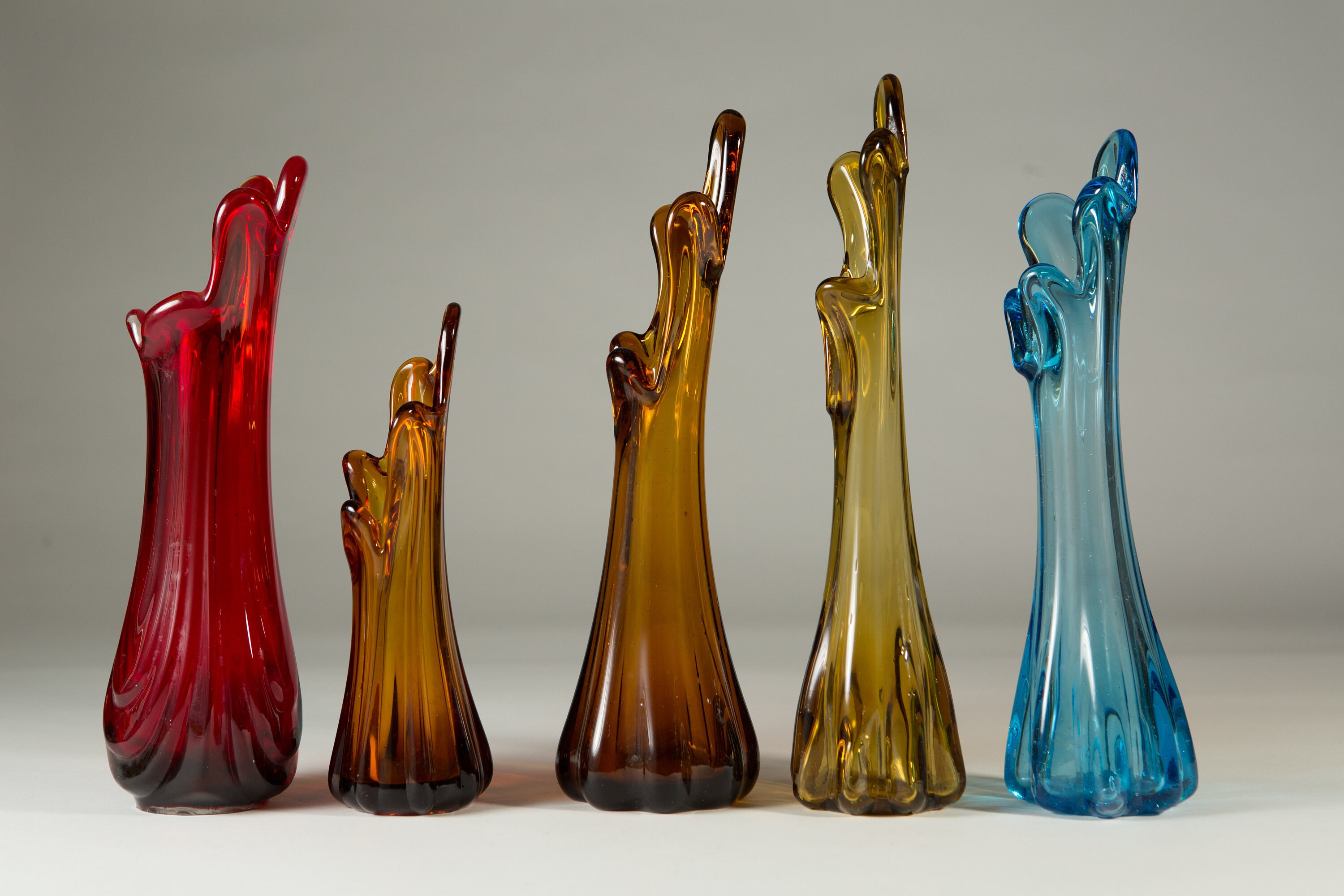 5 Stretch Swung Vases Vintage Fluted Petal Art Glass Vases