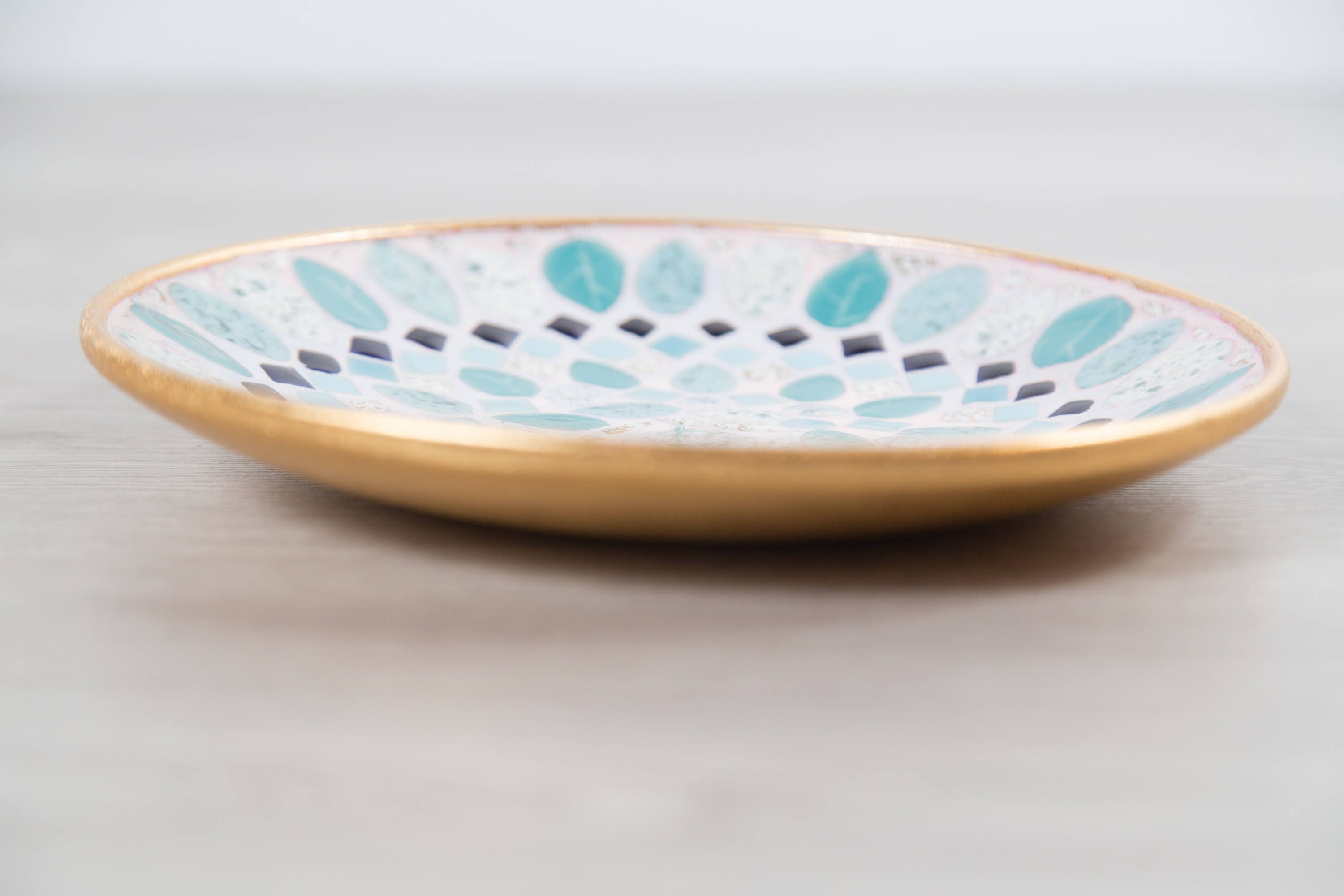 Porcelain Plate Art Mosaic Leafy Rock Enamel and Plaster Decorative Plate Blue, White and