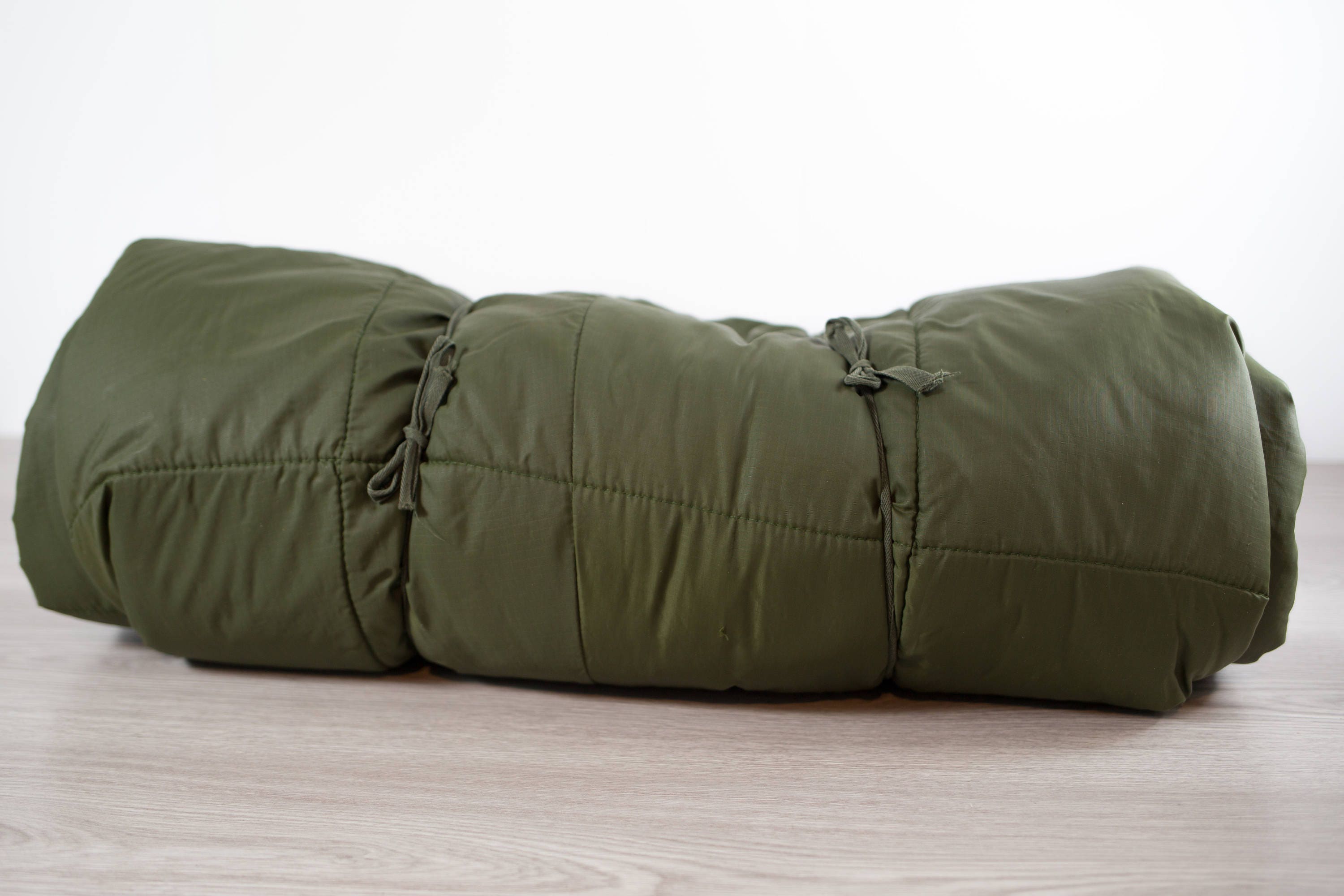 Vintage Sleeping Bag / Army Green Zipup Rustic Road Trip Camping
