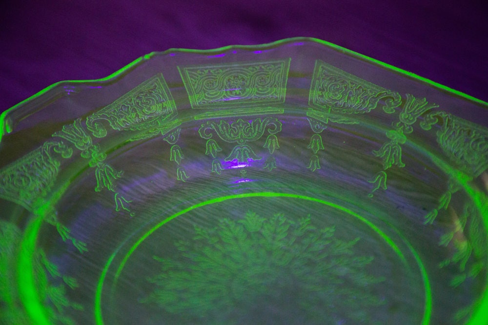 Vaseline Glass Serving Dish / Antique Uranium Yellow Depression Glass