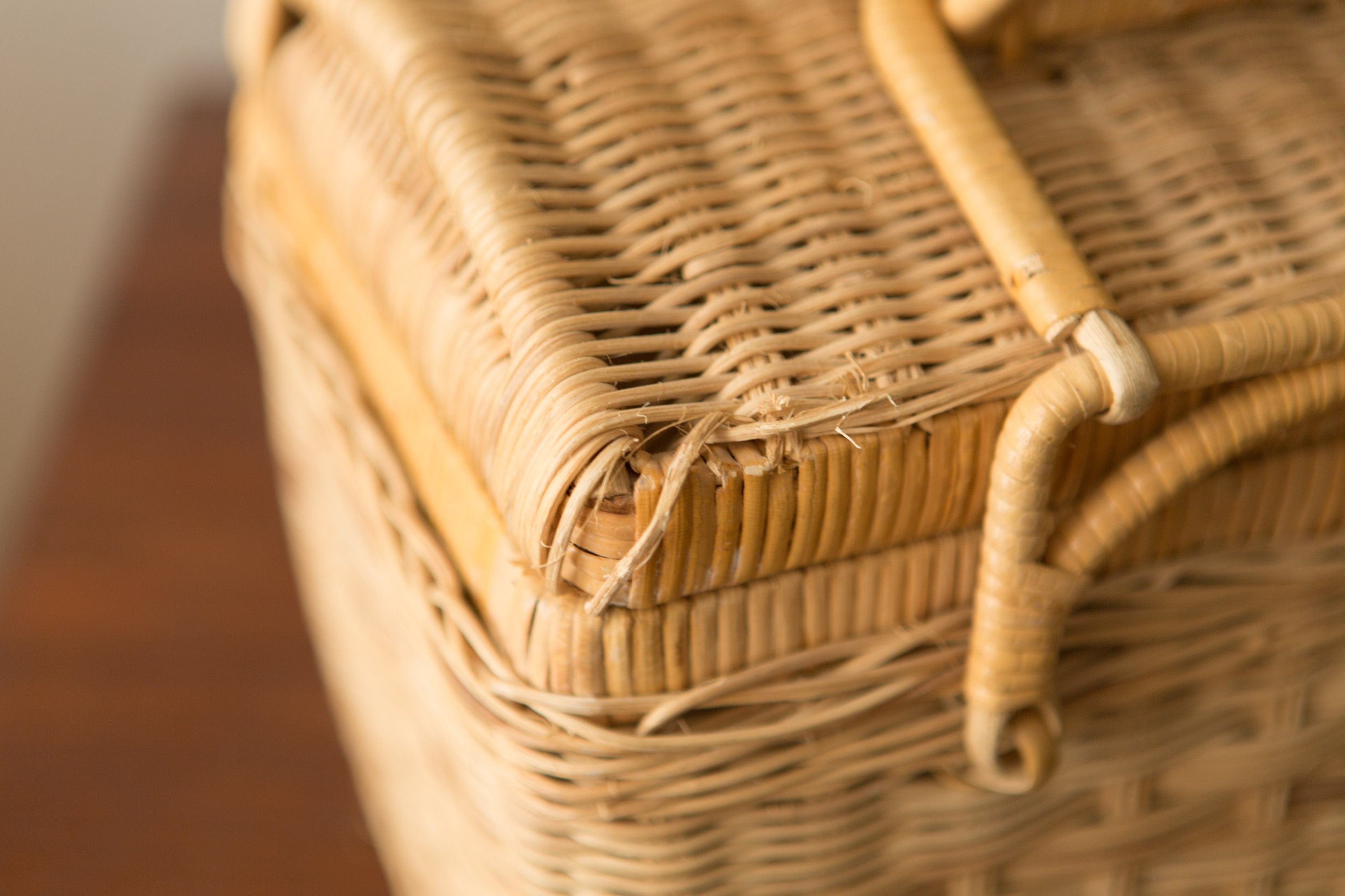 Vintage Rattan Wicker Picnic Basket Light Brown Woven Square Storage Basket with Carrying Handle