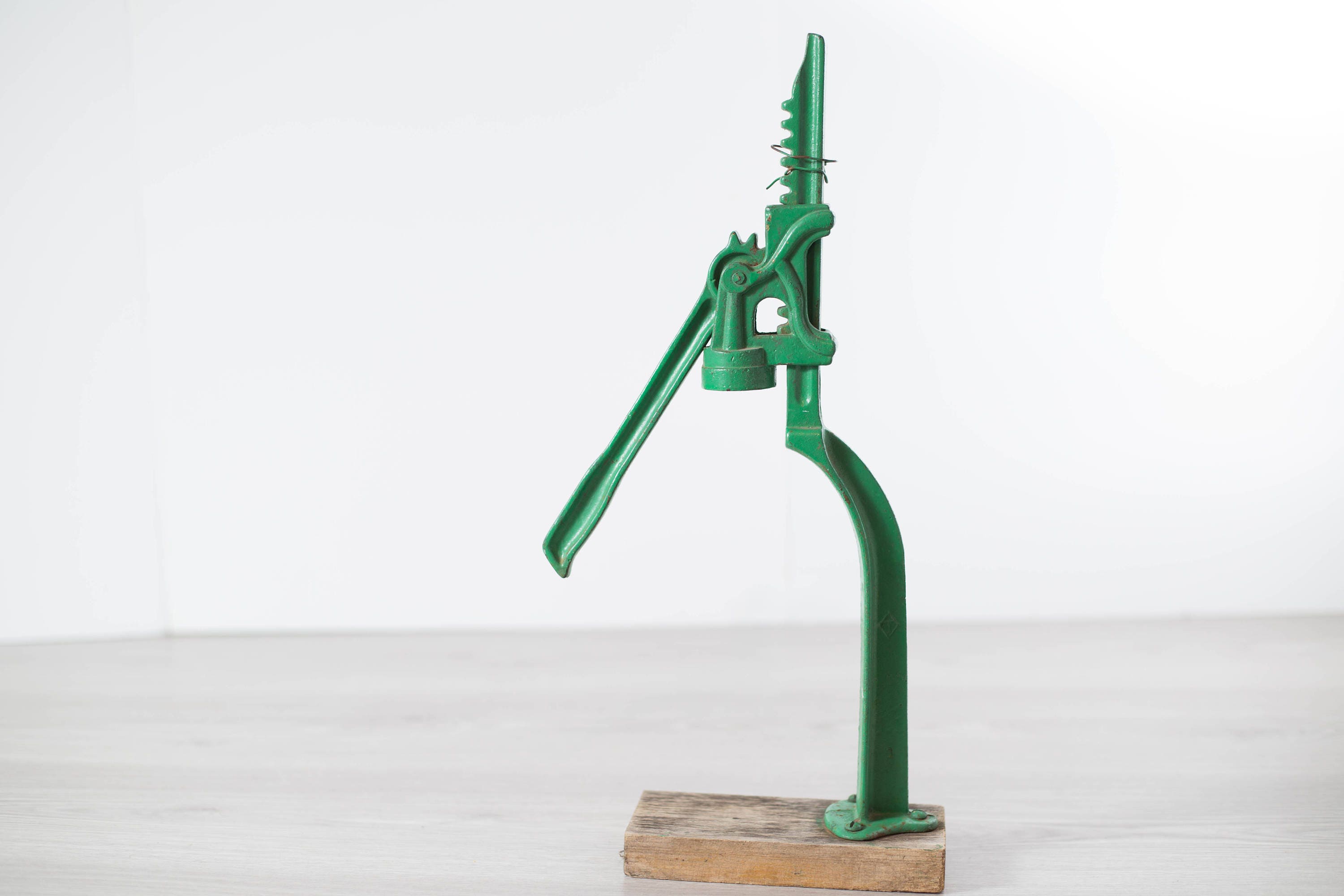 Vintage Bottle Cap Press / Green Metal and Wood Soda Beer Bottle