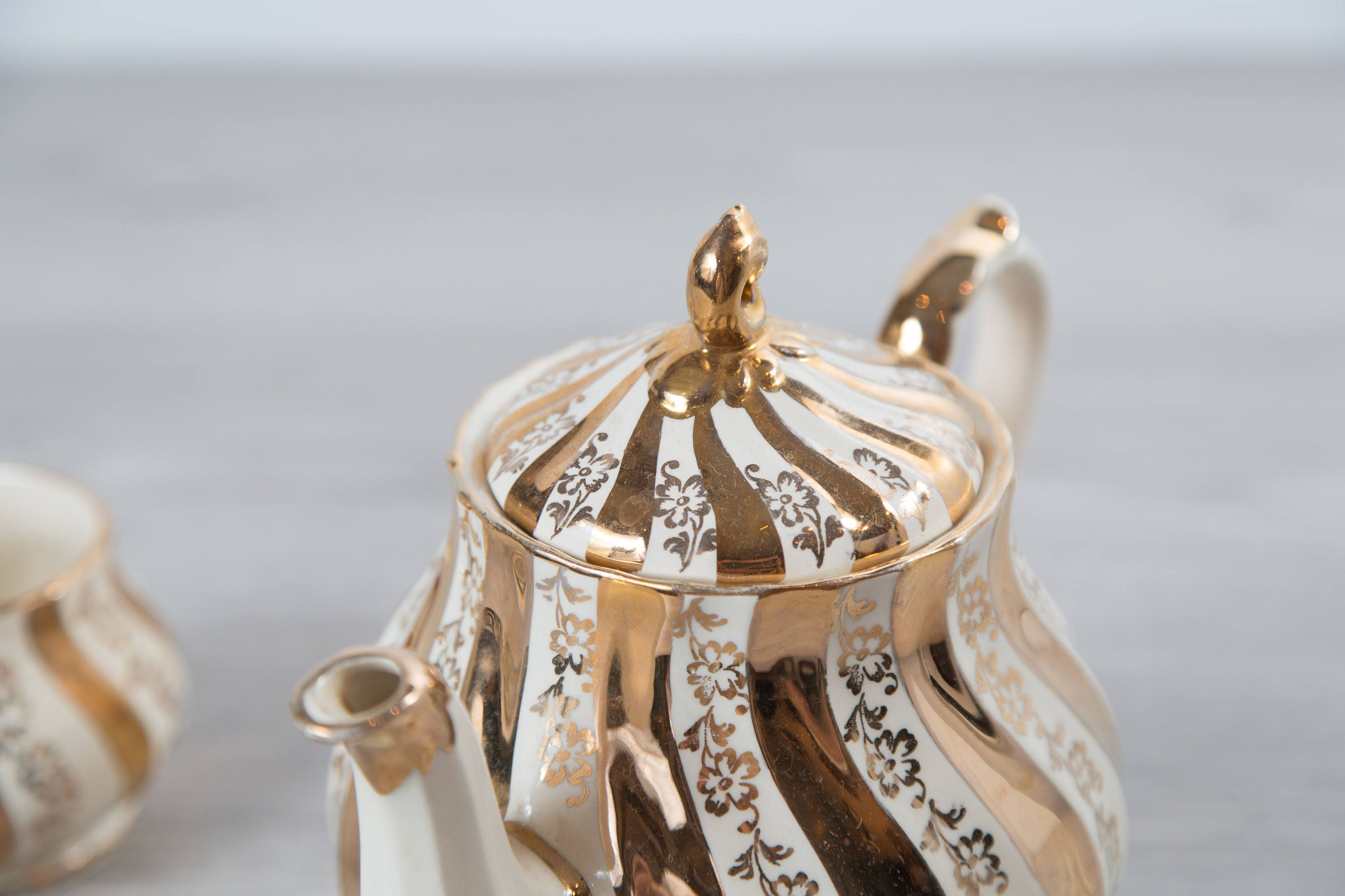 Vintage GoldTeapot 4cup Sadler England 70's Stripes Flower Teapot