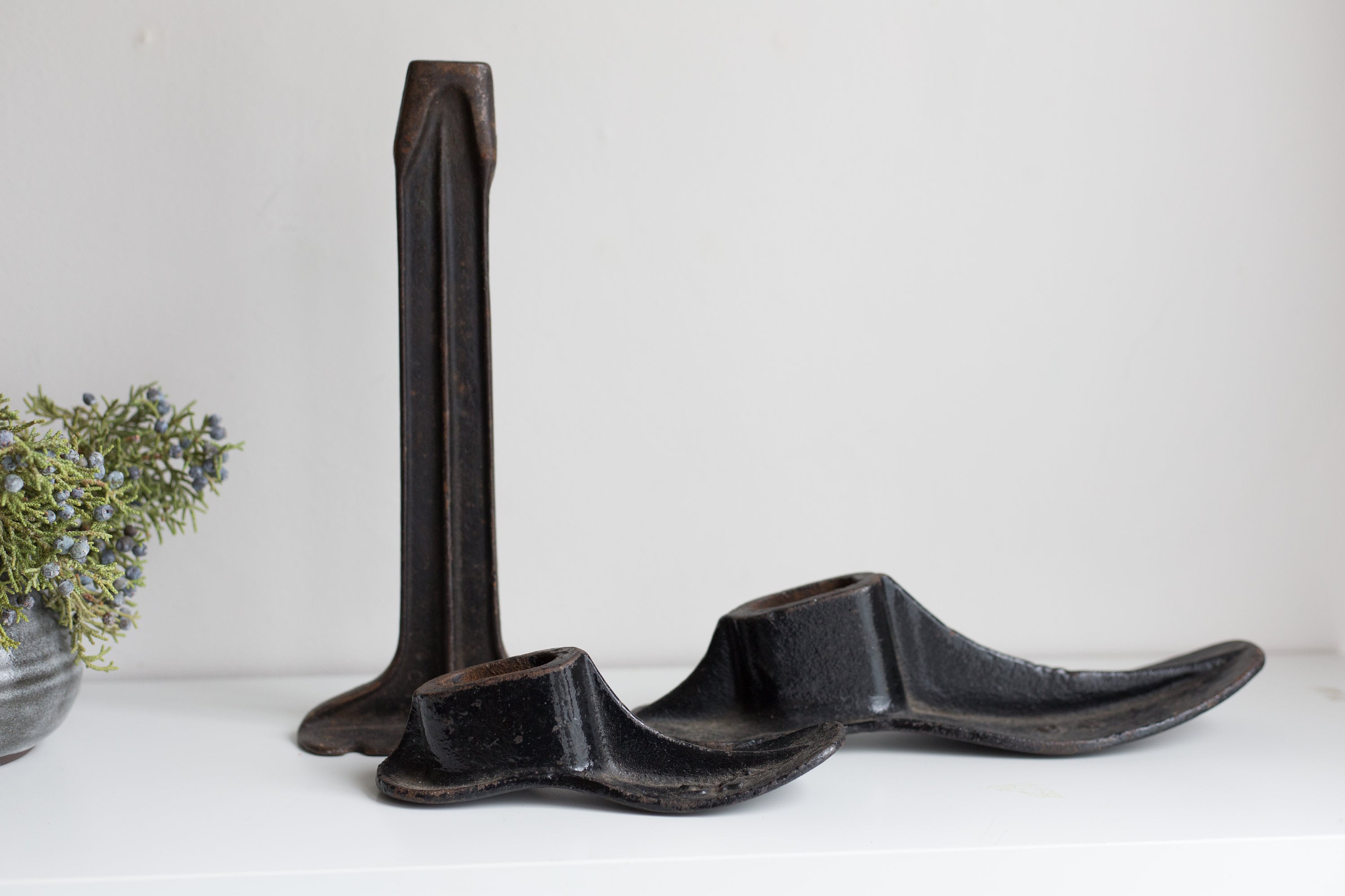 Vintage iron shoe cobbler working form tool Metal Cast Vintage iron shoe cobbler working form tool Metal Cast