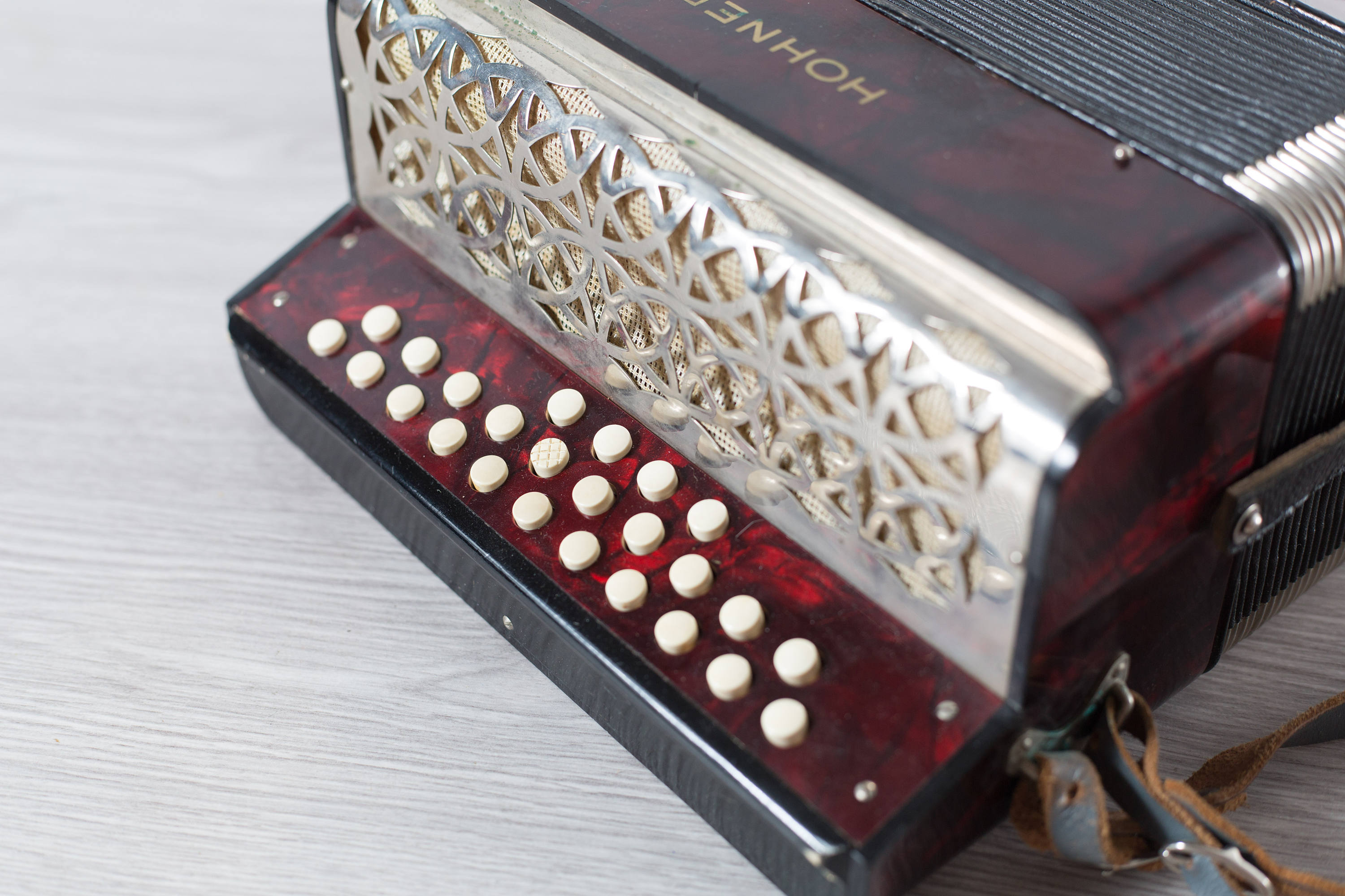 Hohner Lilput Accordion / Vintage Red Marbled Working Folk Musical