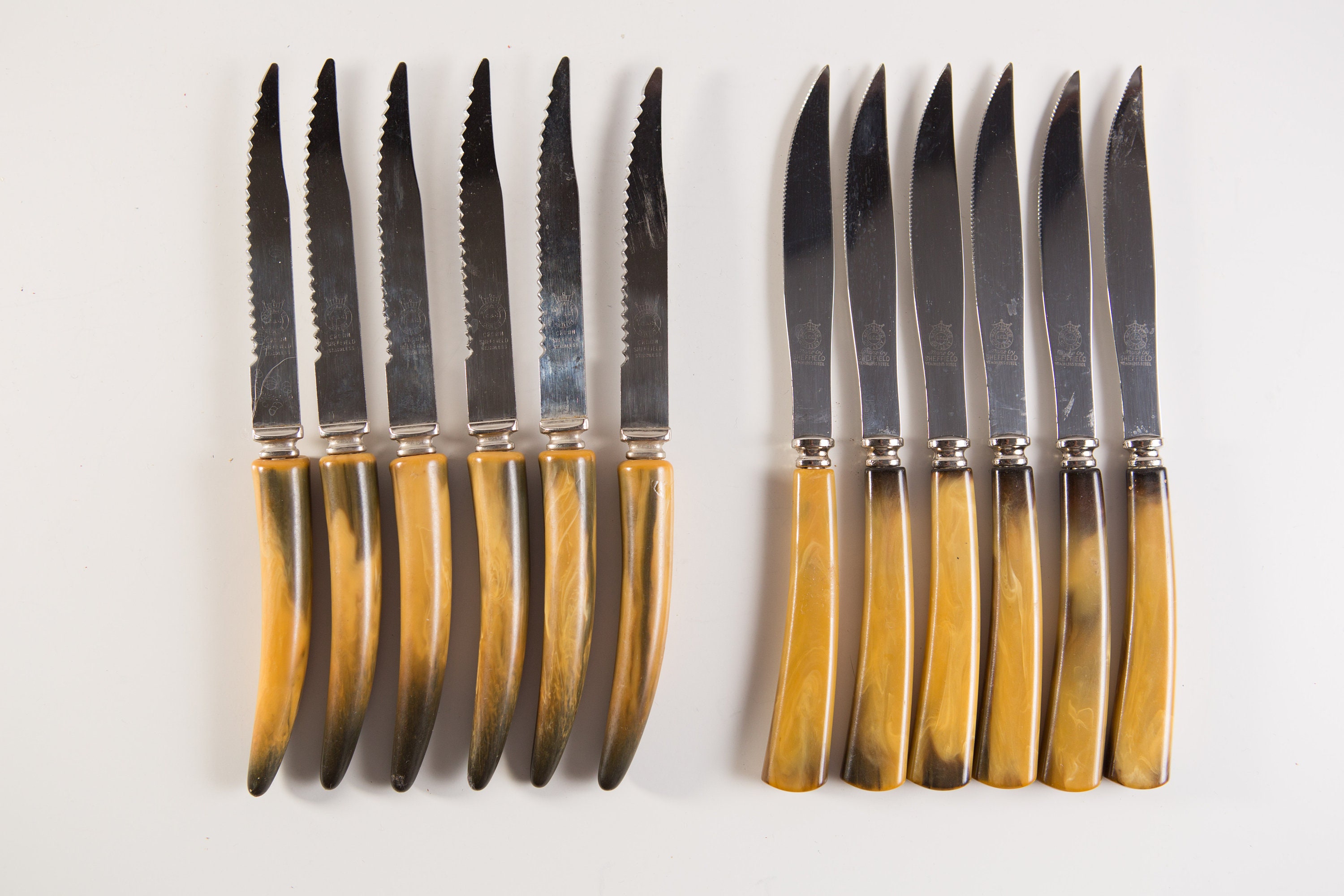 Bakelite Knife Set / 12Piece Vintage Crown Sheffield Cutlery Steak and