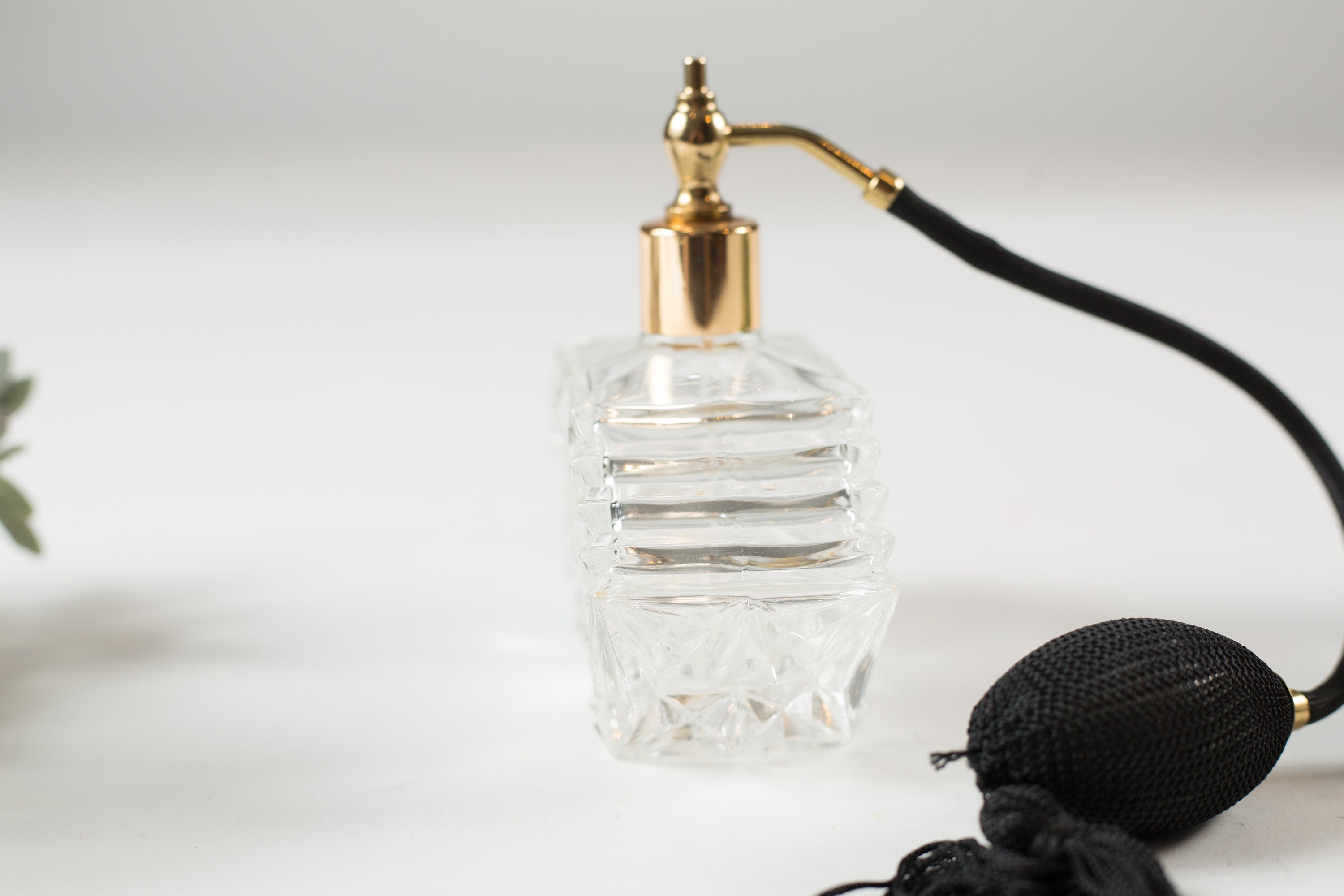 Download Vintage Perfume Bottle - Black Pump Spray Atomizer ...