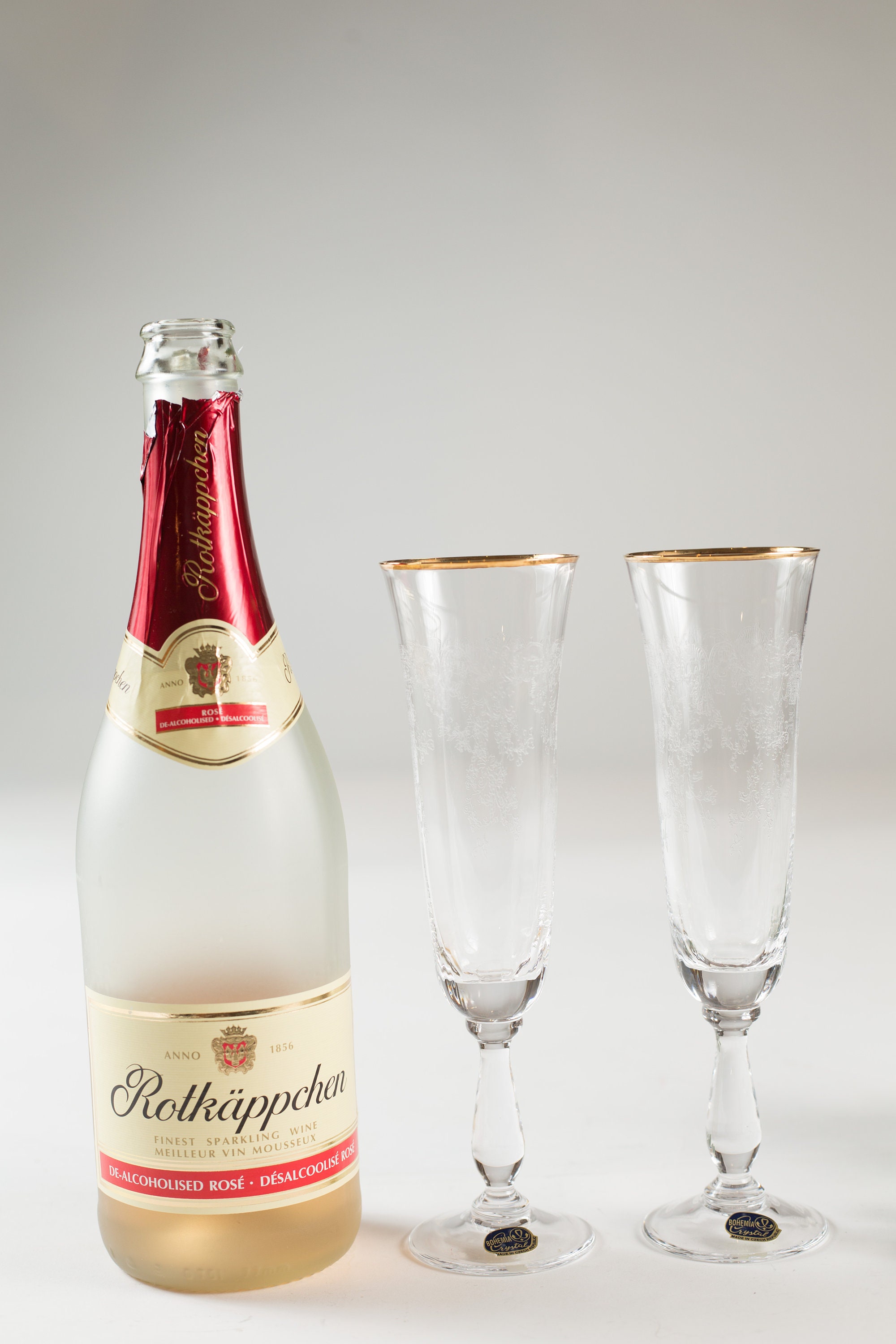 Vintage Champaign Flutes Ornate Etched Glasses with Gold Rims Mid