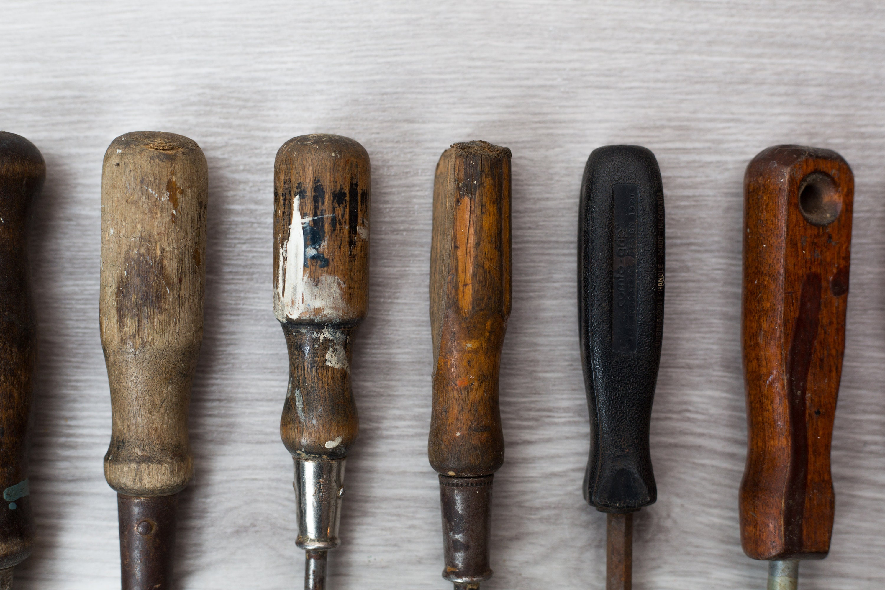 Vintage Tool Set 16 Metal Screwdrivers, Razors, etc Antique Tools