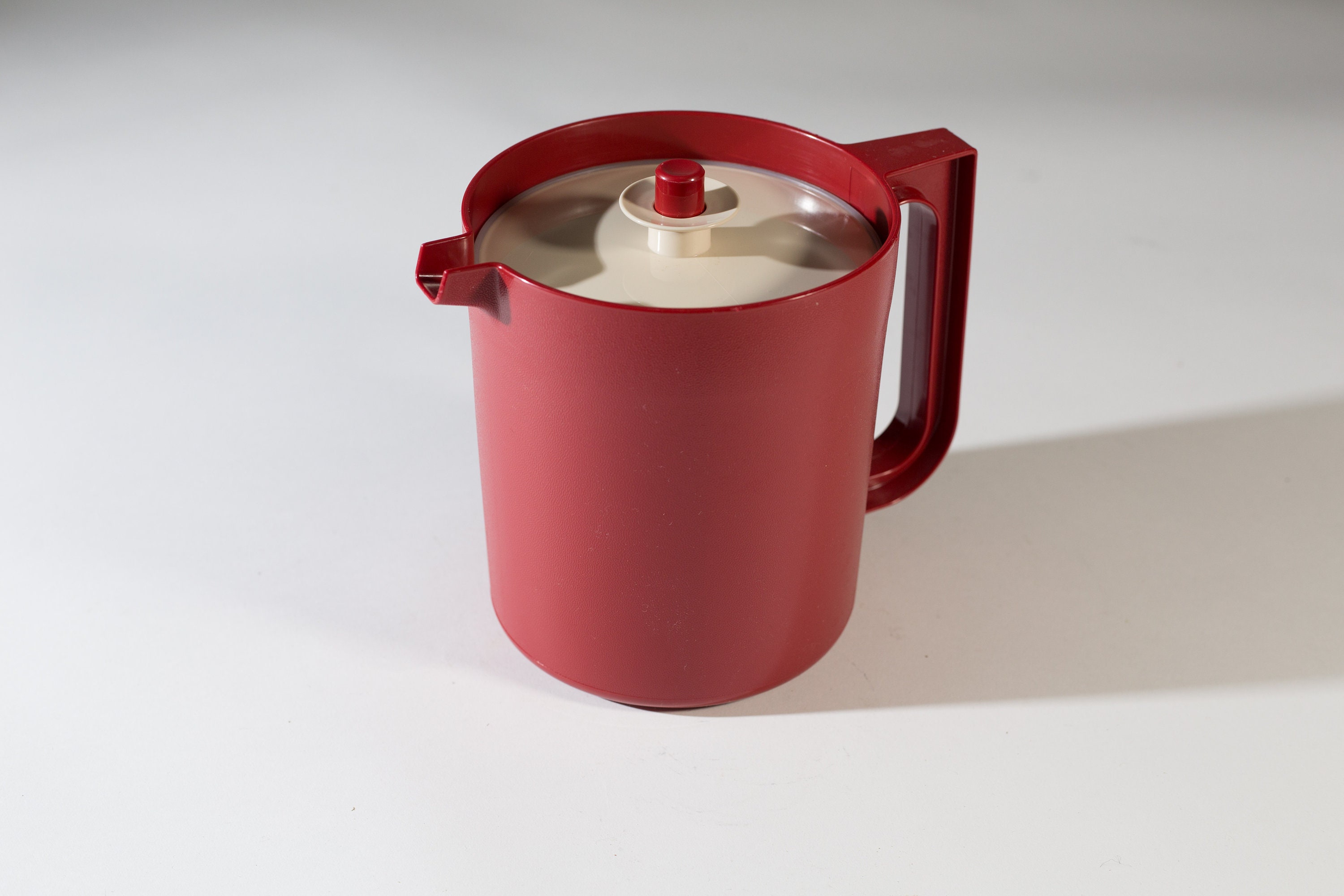 Tupperware 1.5 Qt 48 Oz Pitcher Red Push Button Lid #1575 - Yahoo