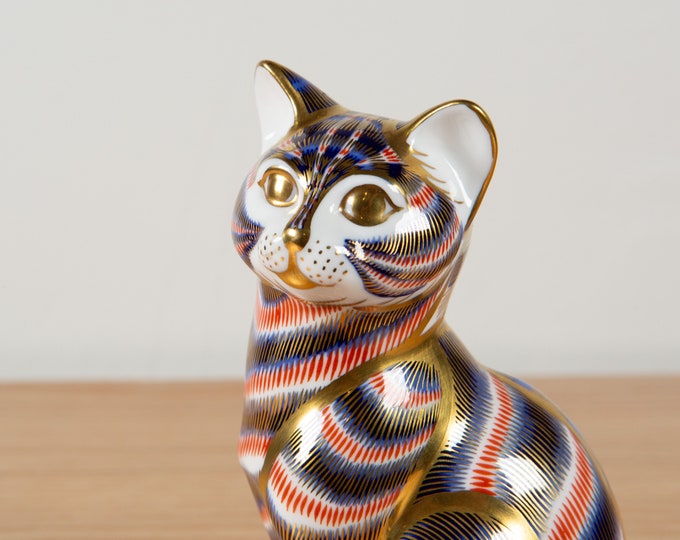 Royal Crown Derby English Bone china Seated Cat Figurine