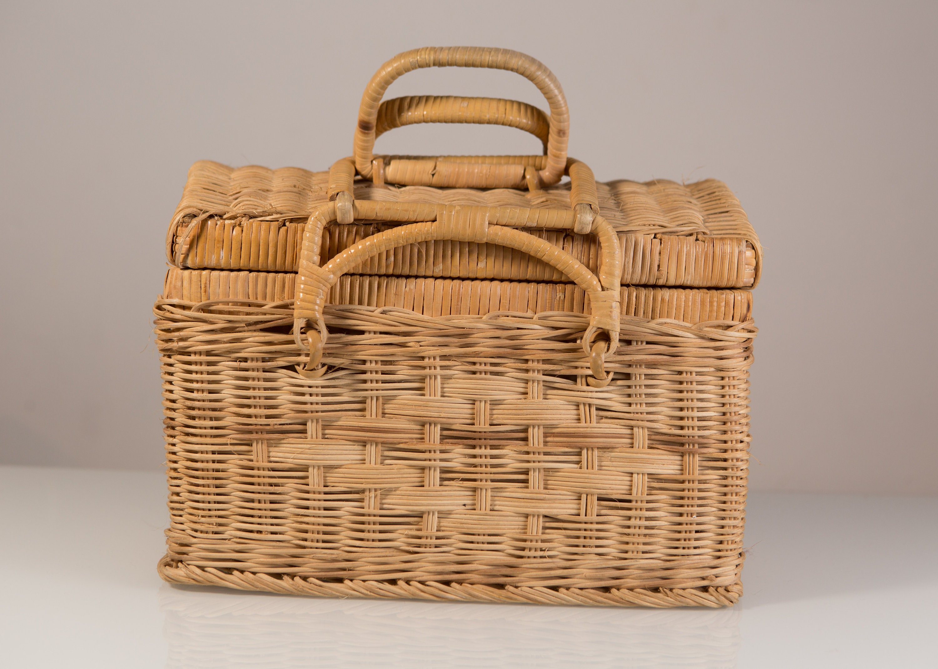 Vintage Rattan Wicker Picnic Basket Light Brown Woven Square Storage