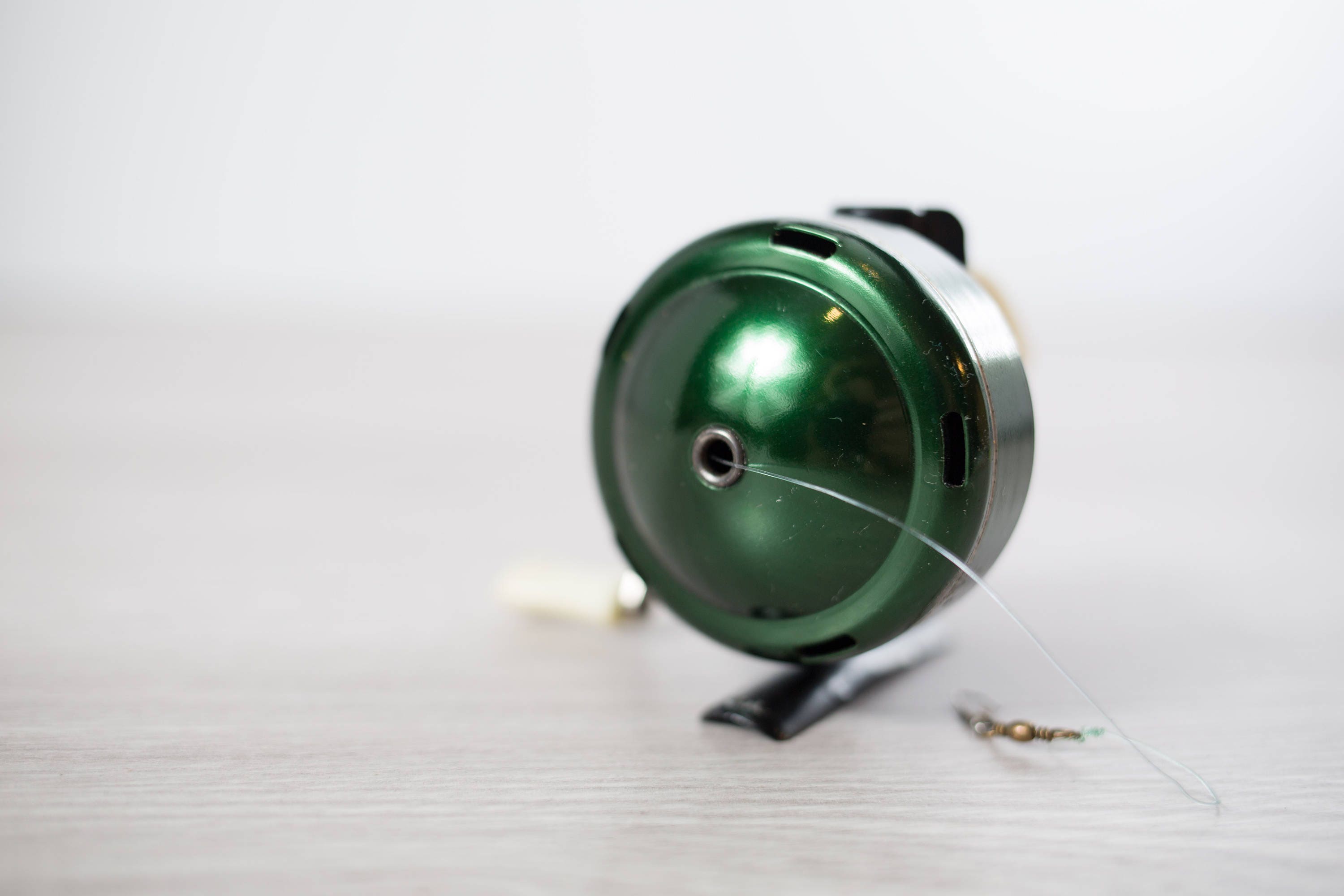 Vintage Fishing Reel / Green Johnson Century Model 100B Made in U.S.A