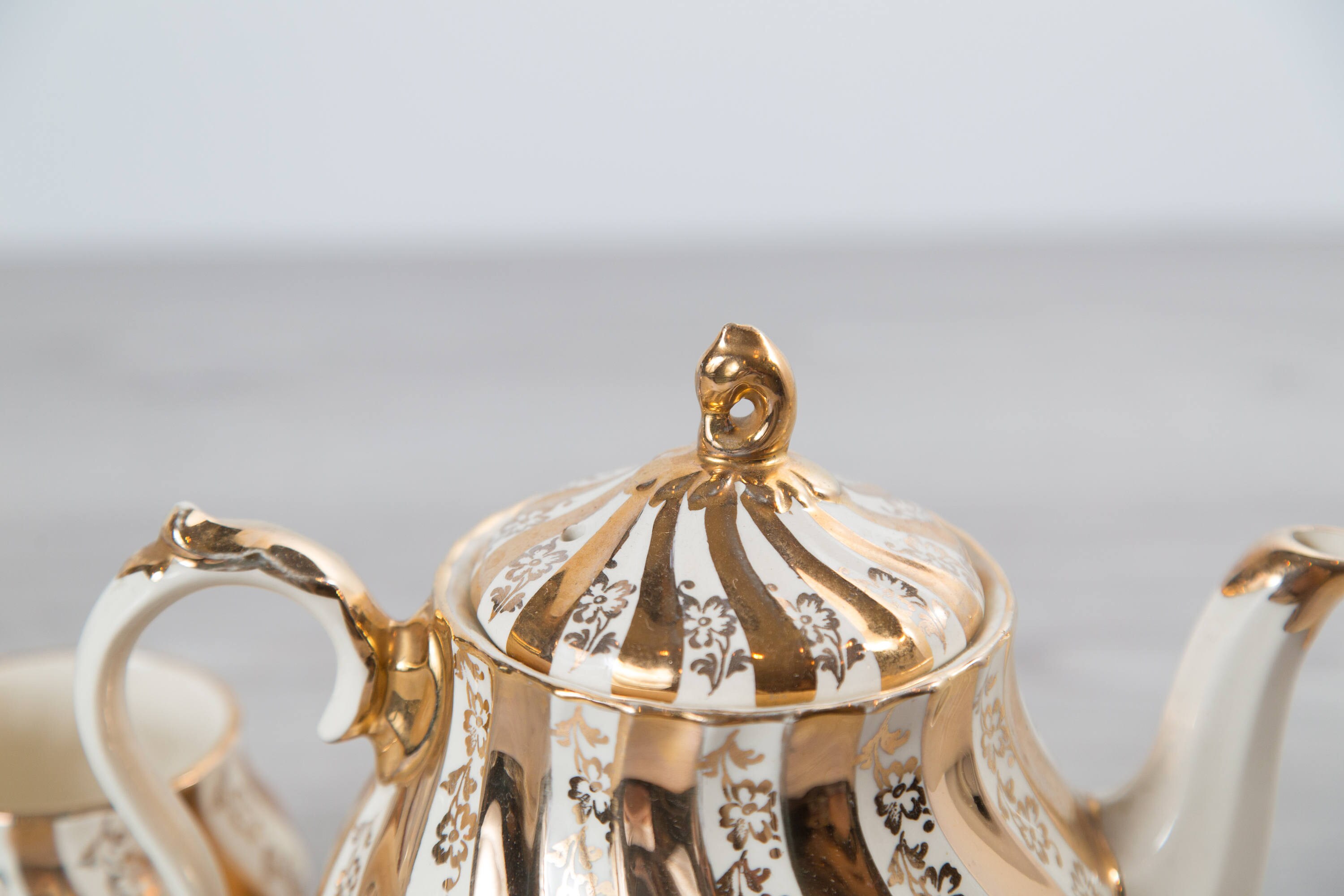 Vintage GoldTeapot 4cup Sadler England 70's Stripes Flower Teapot